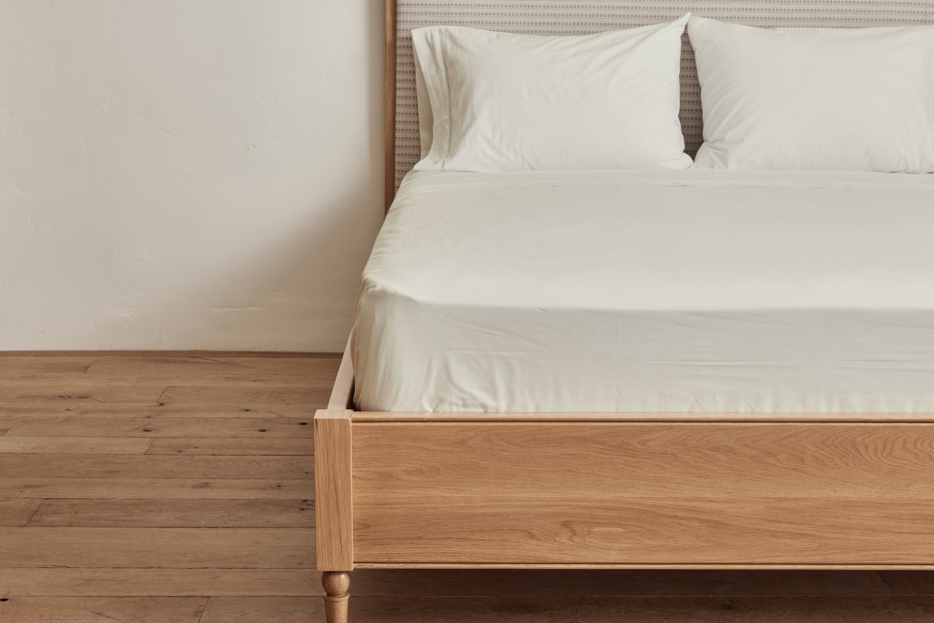 Nicky Kehoe - Cotton Percale Sheet Set in Natural