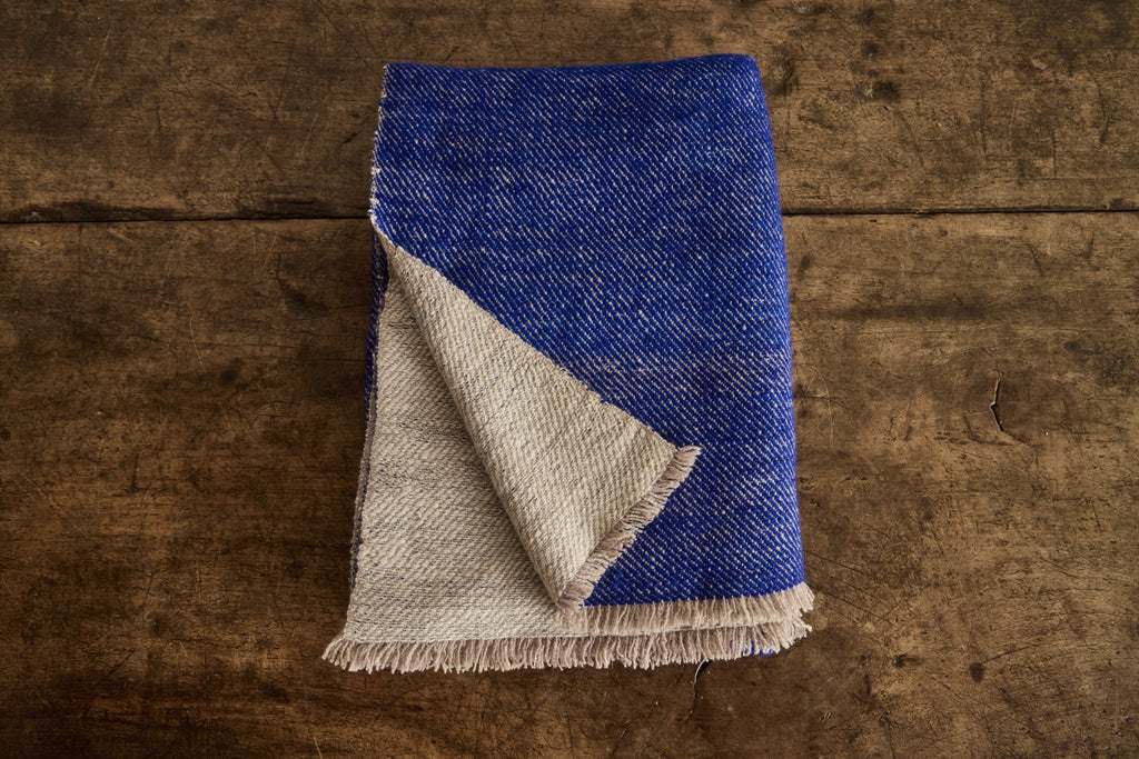 Nicky Kehoe - Cashmere Throw in Blue Ivory