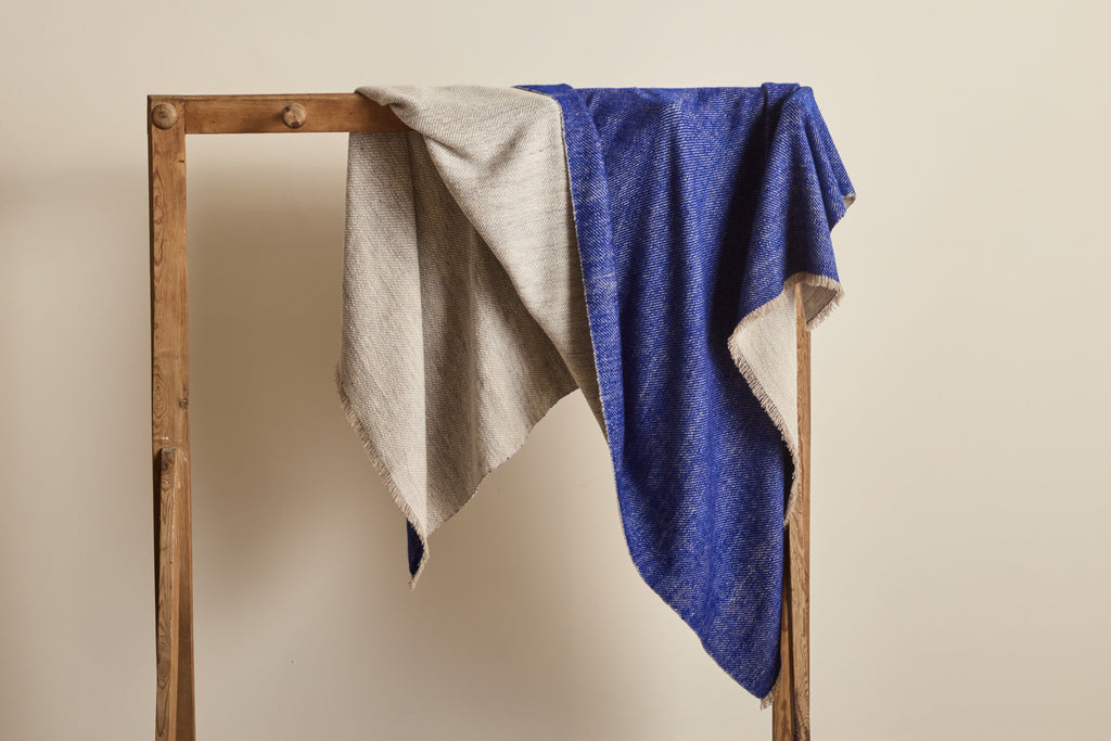 Nicky Kehoe - Cashmere Throw in Blue Ivory