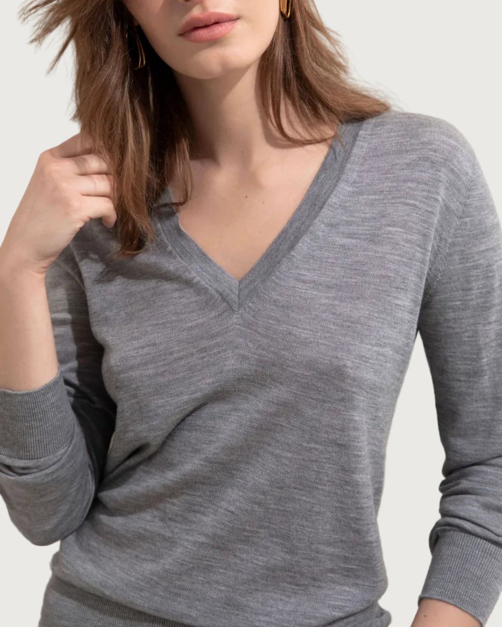 Johnstons of Elgin - Grey Superfine Merino V Neck Jumper