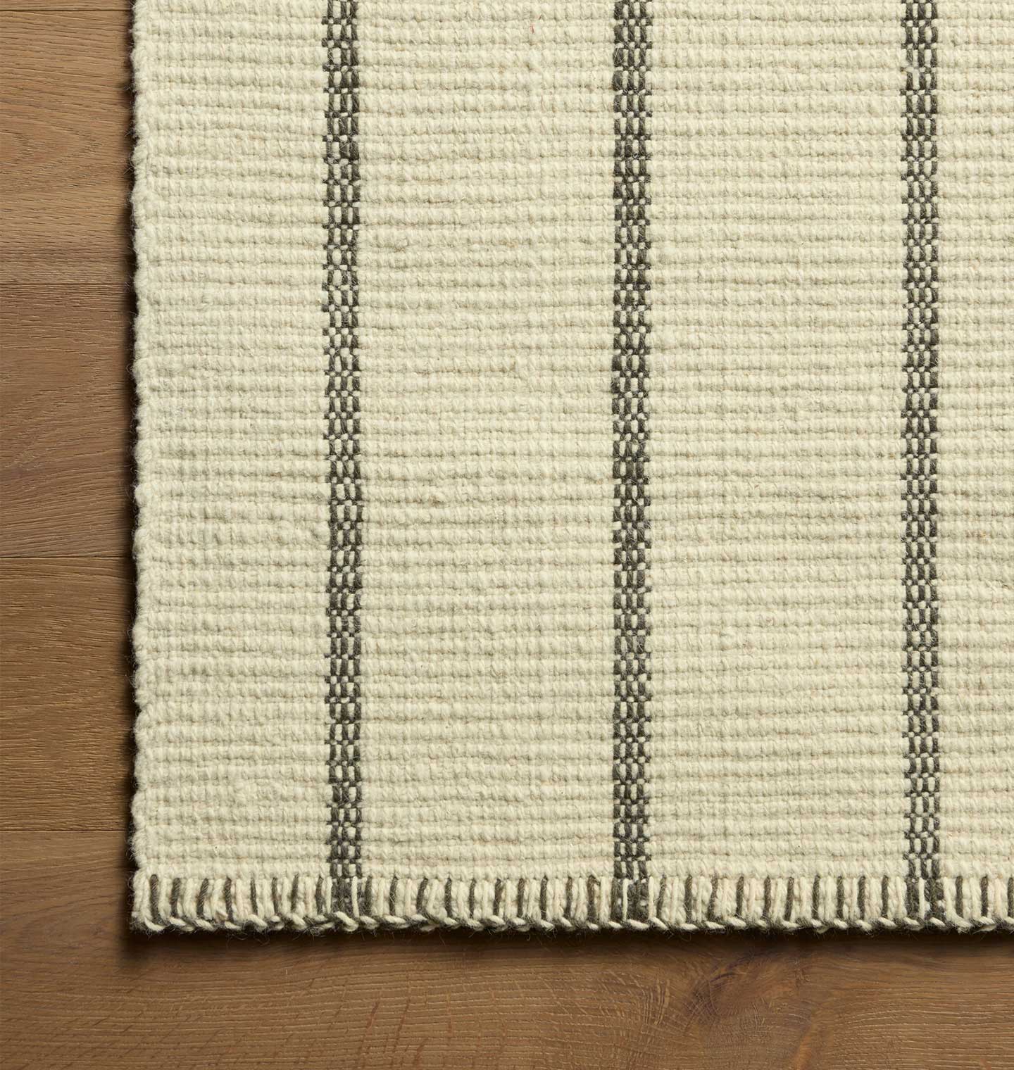 Amber Interiors - Harlan HLN - 01 Ivory / Charcoal Rug