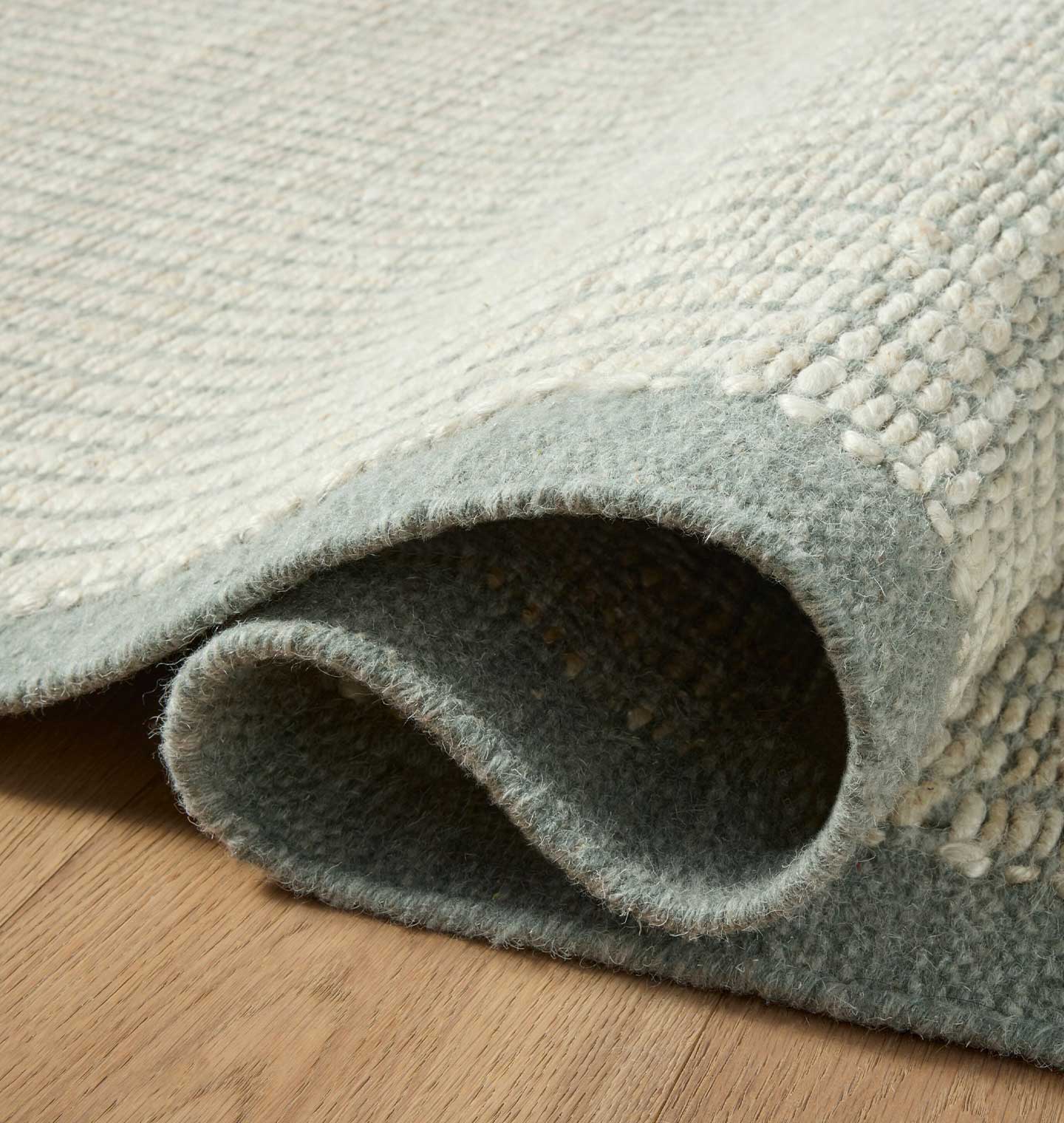 Amber Interiors - Lilah LIH - 01 Ivory / Sky Rug