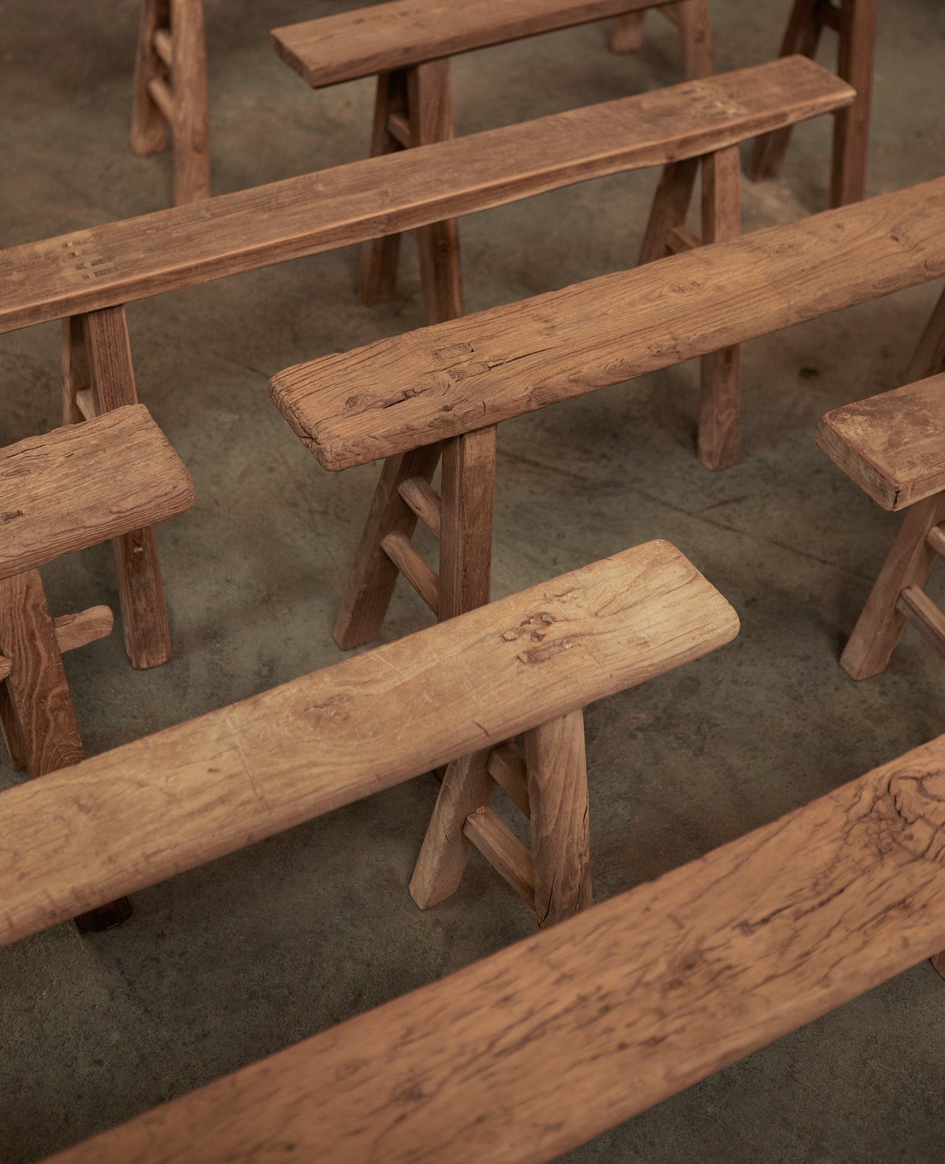 Olive Ateliers - Elm Wood Bench