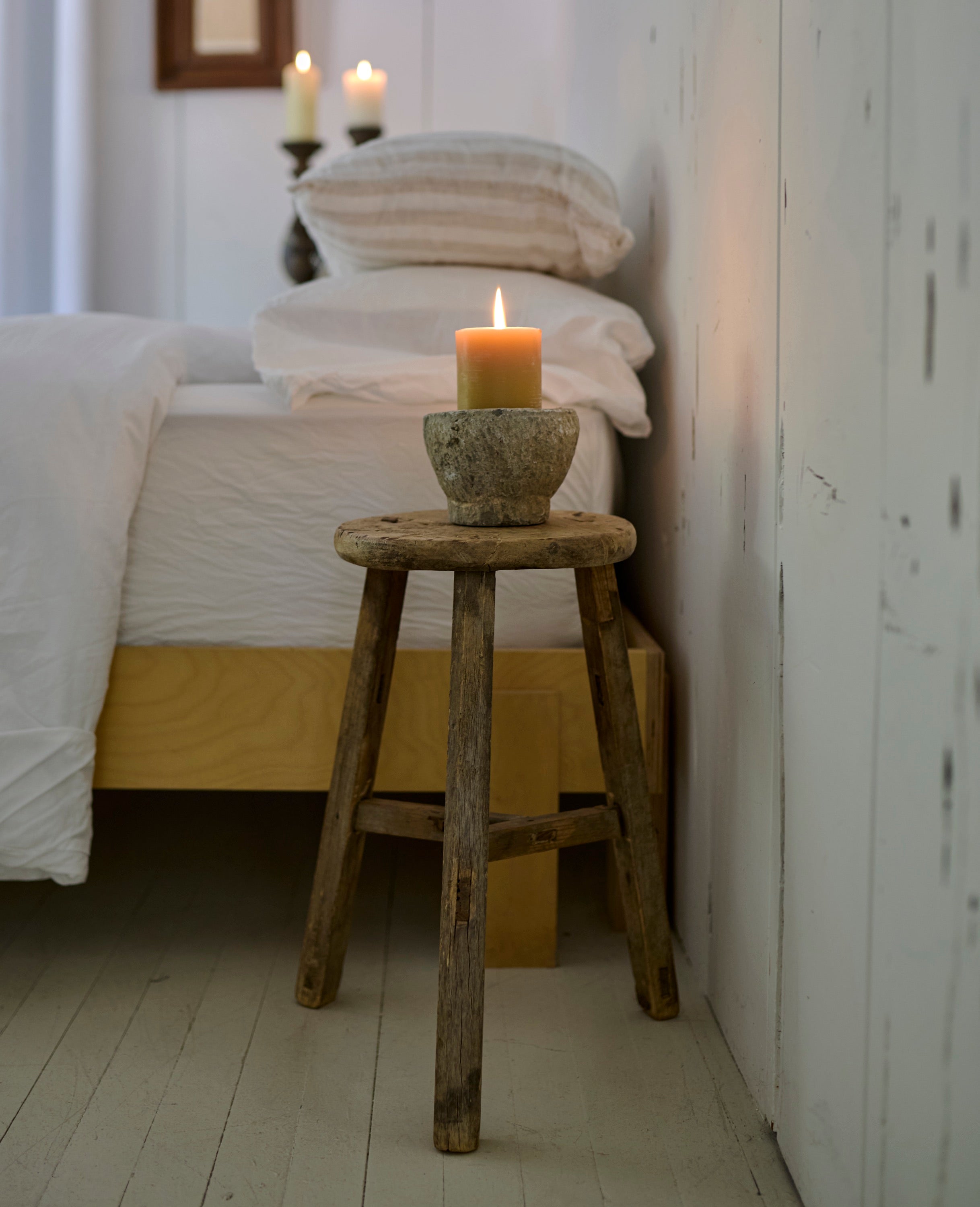 Olive Ateliers - Round Elm Stool