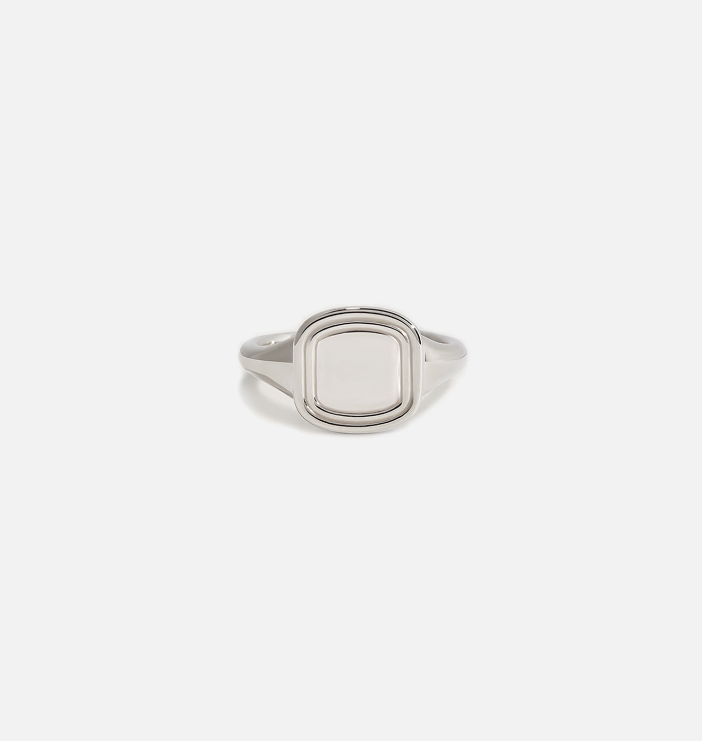 Amber Interiors - The Estate Signet Ring