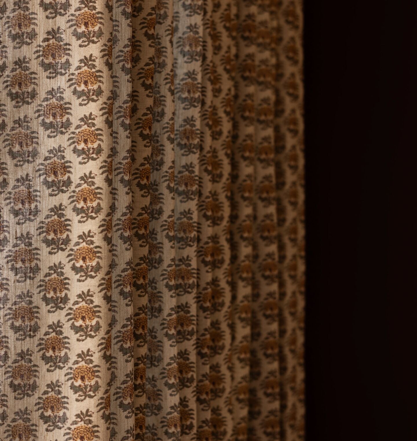 Amber Interiors - Overlay Box Pleat Drapery
