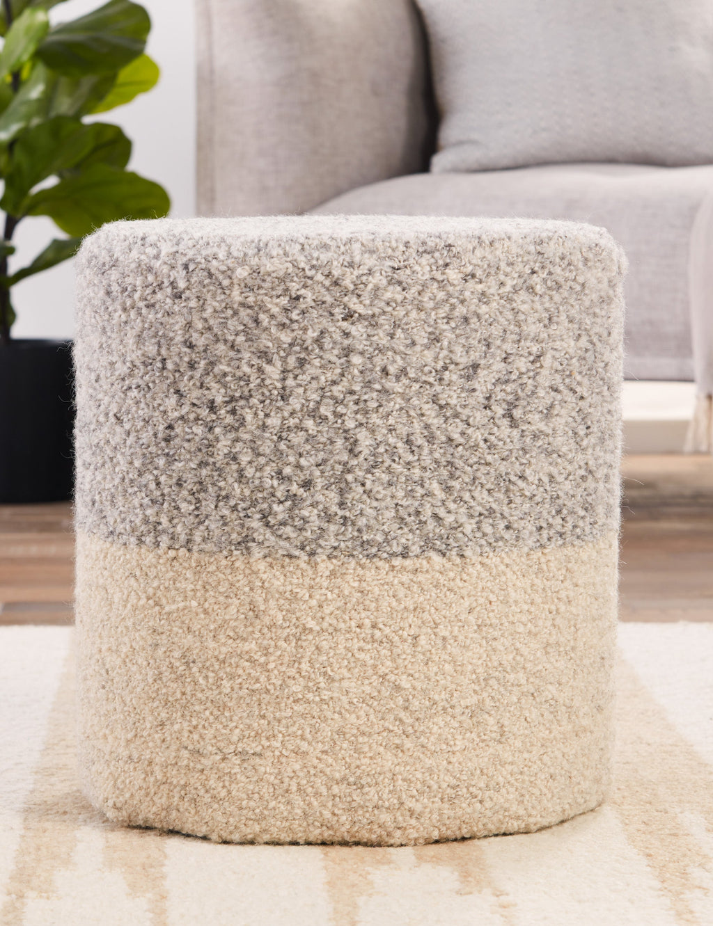 Lulu and Georgia - Ulla Pouf