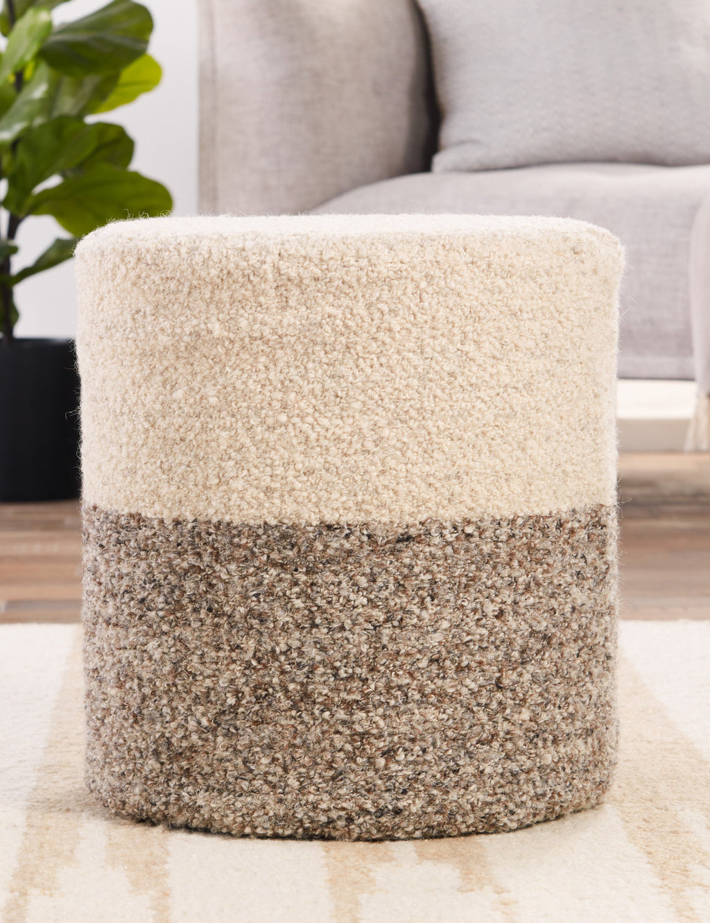 Lulu and Georgia - Ulla Pouf