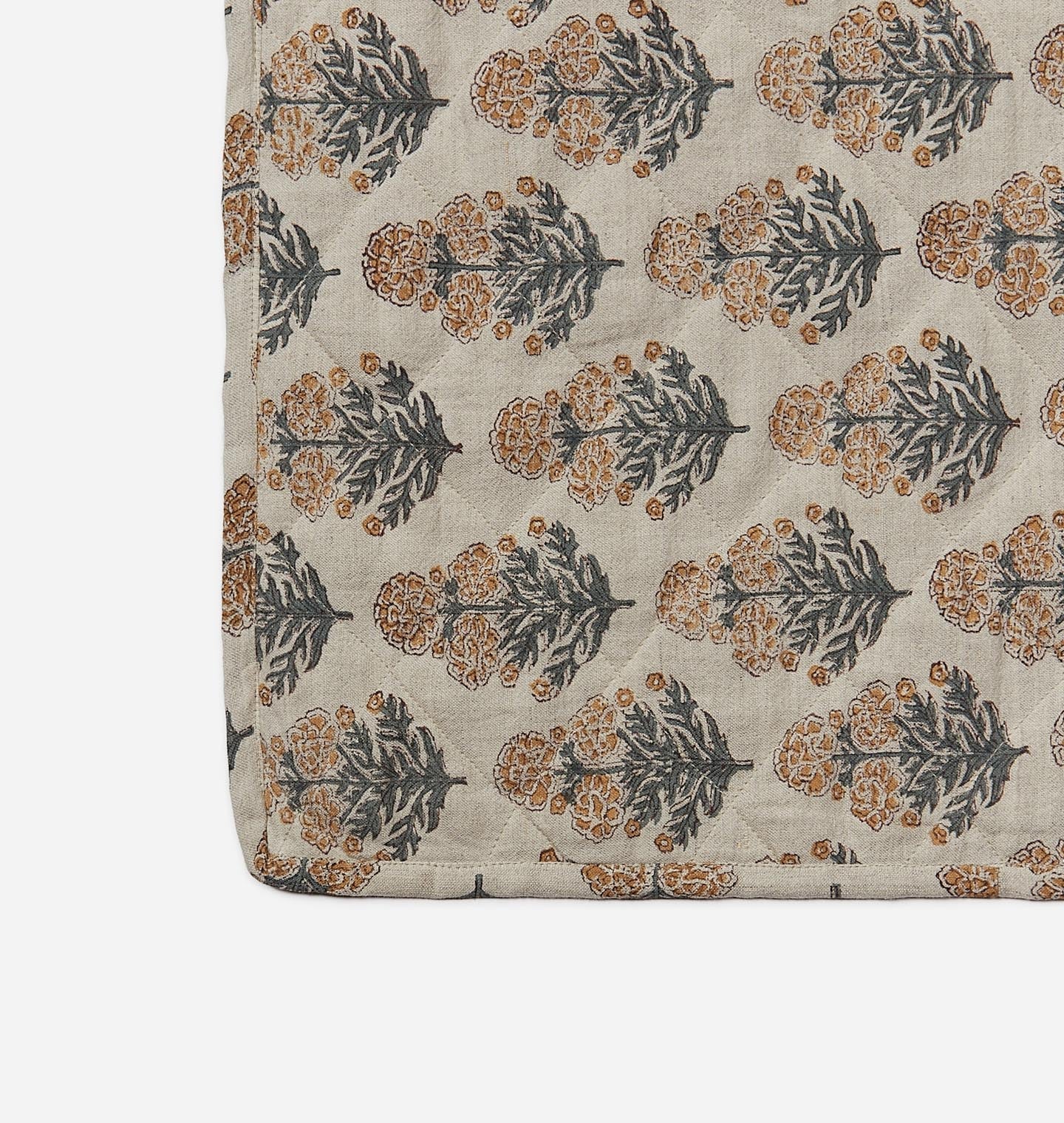 Amber Interiors - Winfleur Marigold Quilt