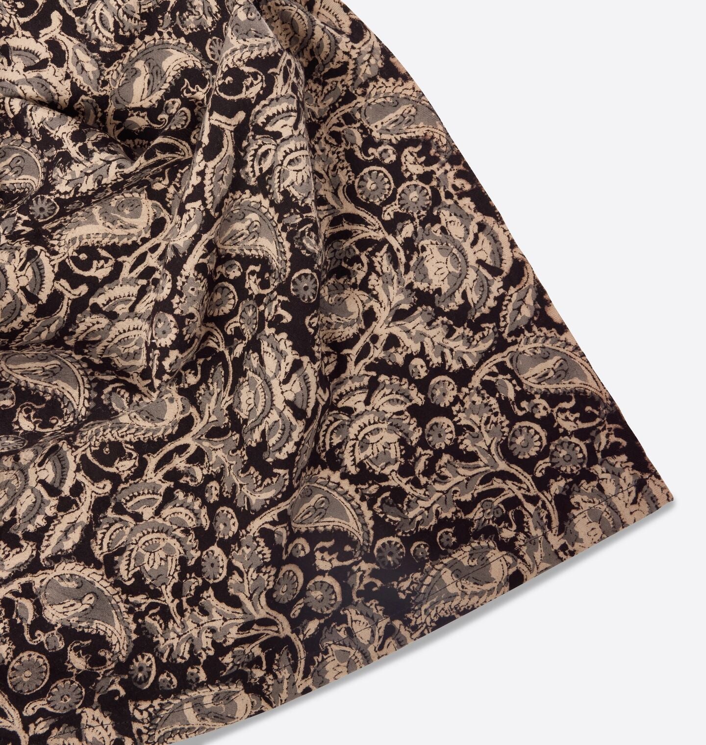 Amber Interiors - Arrowhead Coverlet