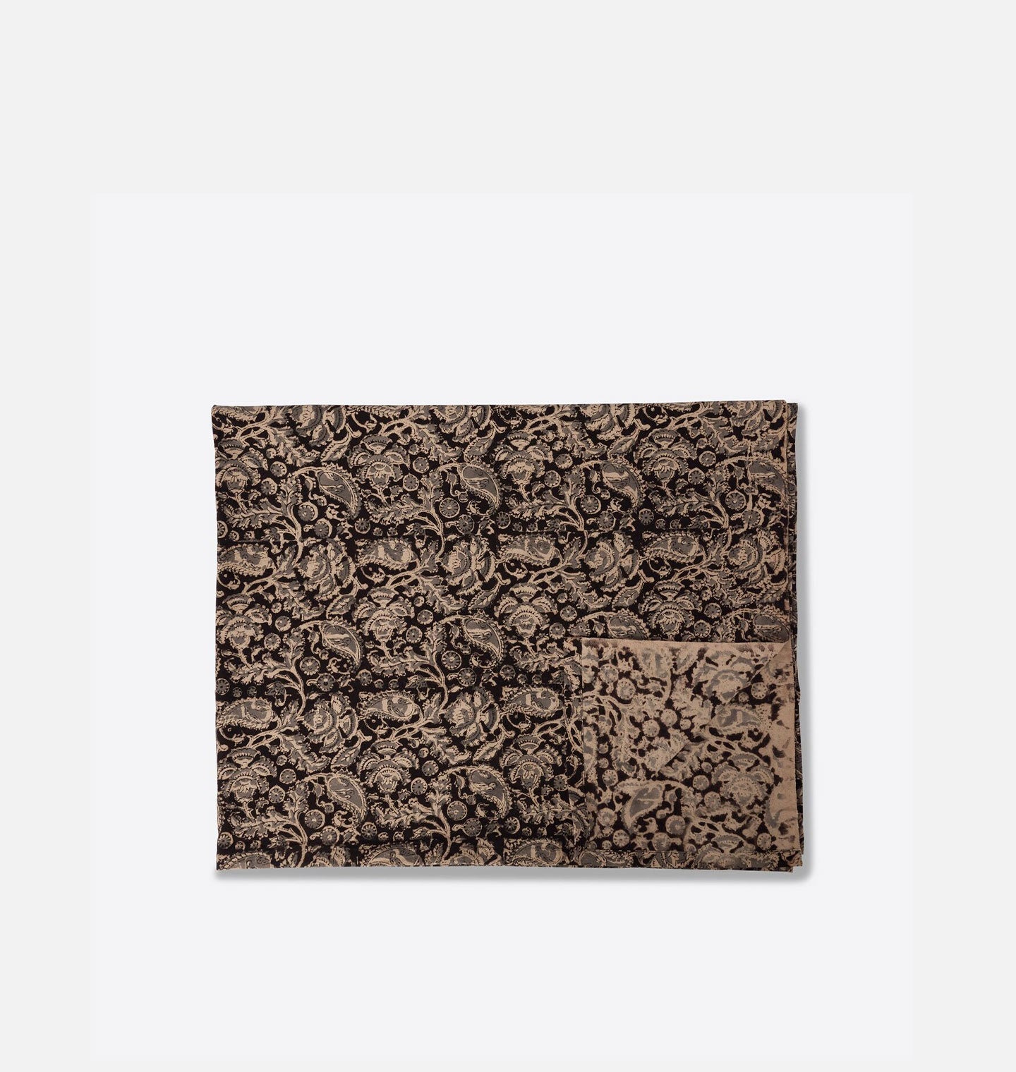 Amber Interiors - Arrowhead Coverlet