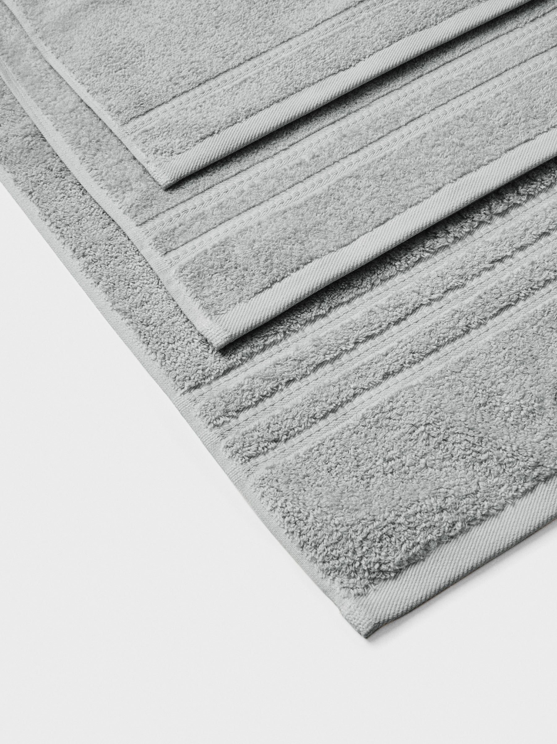 Four Seasons - Bath Towel Set