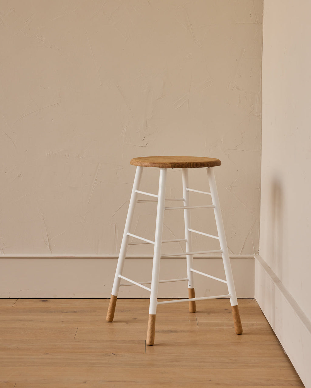 Lostine - Gordon Stools - White Base