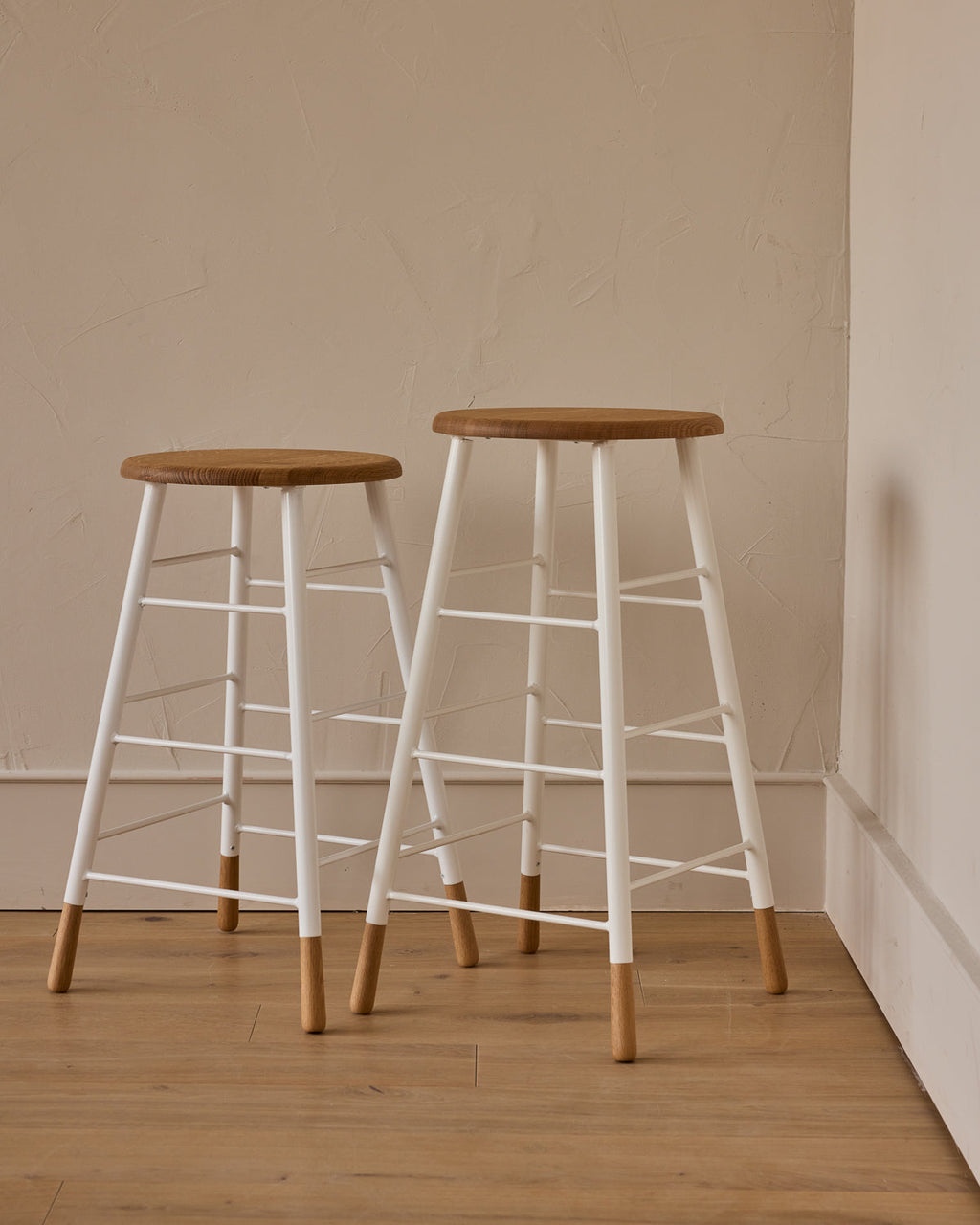 Lostine - Gordon Stools - White Base