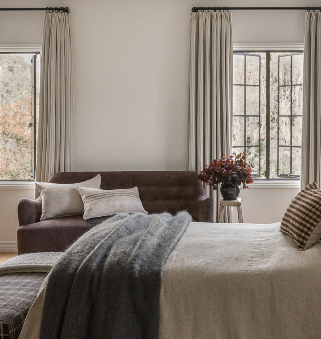 Amber Interiors - Rui Settee