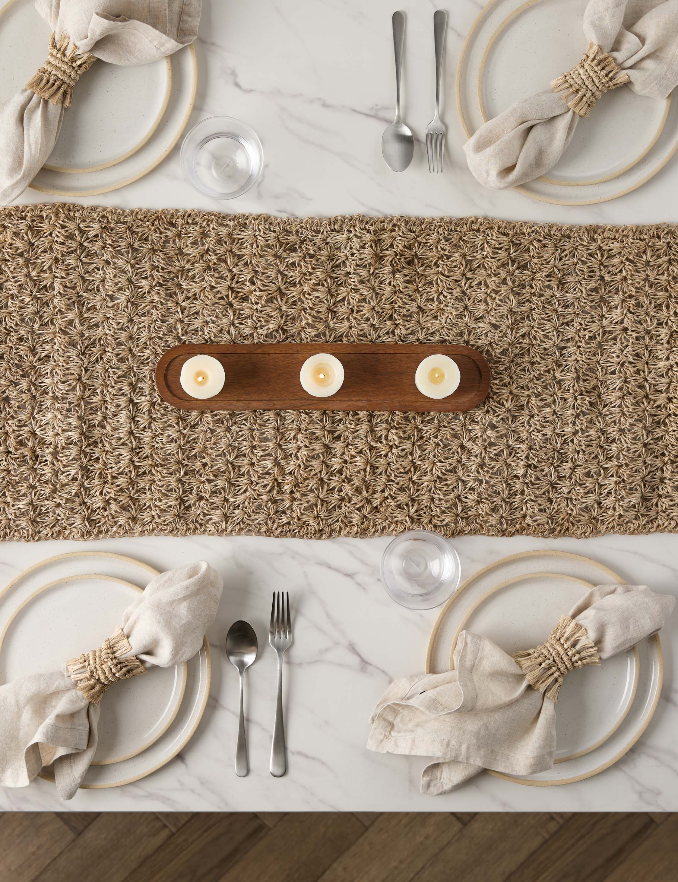 Lulu and Georgia - Fique Knots Table Runner by Tallo de Olivo