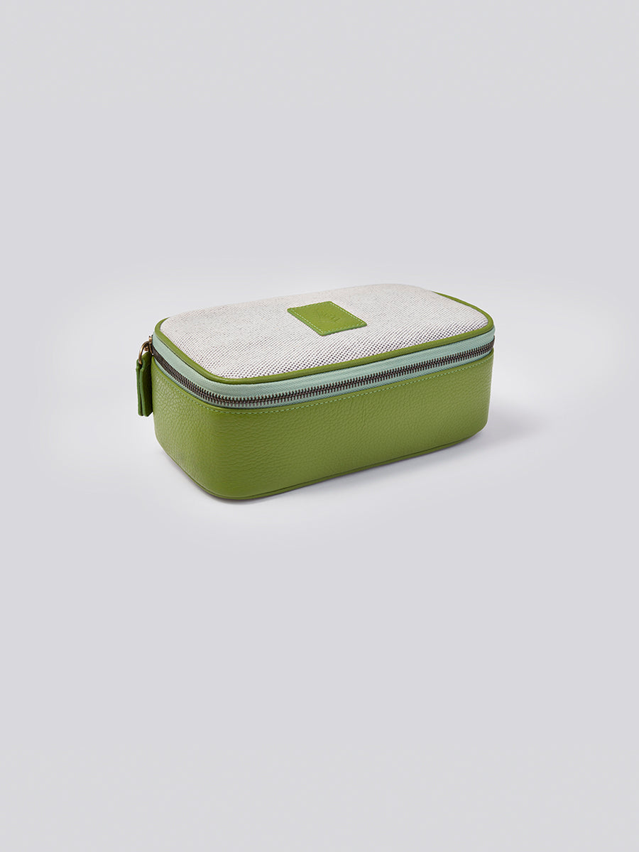 Four Seasons - The Tech Case