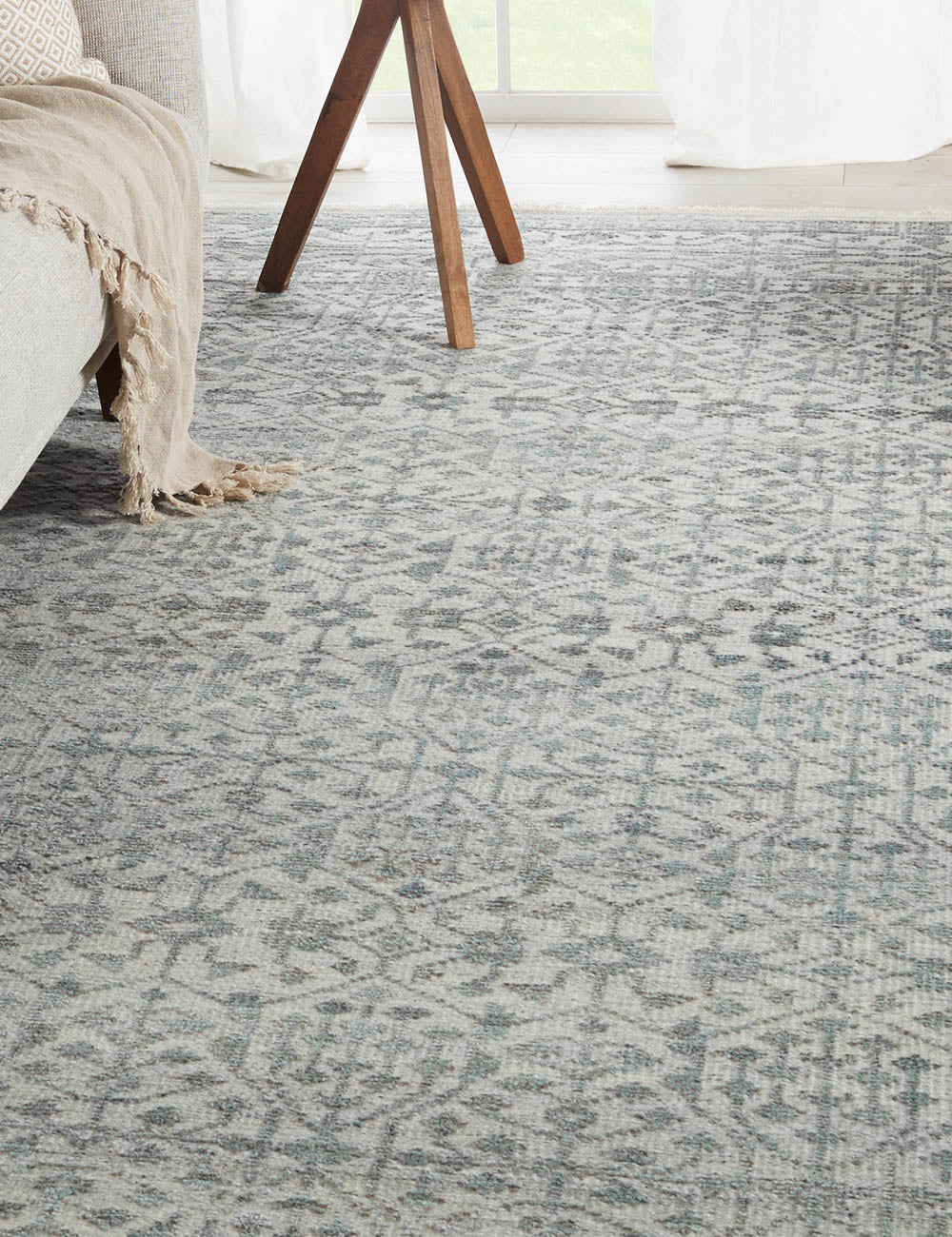 Lulu and Georgia - Ottoline Hand - Knotted Rug