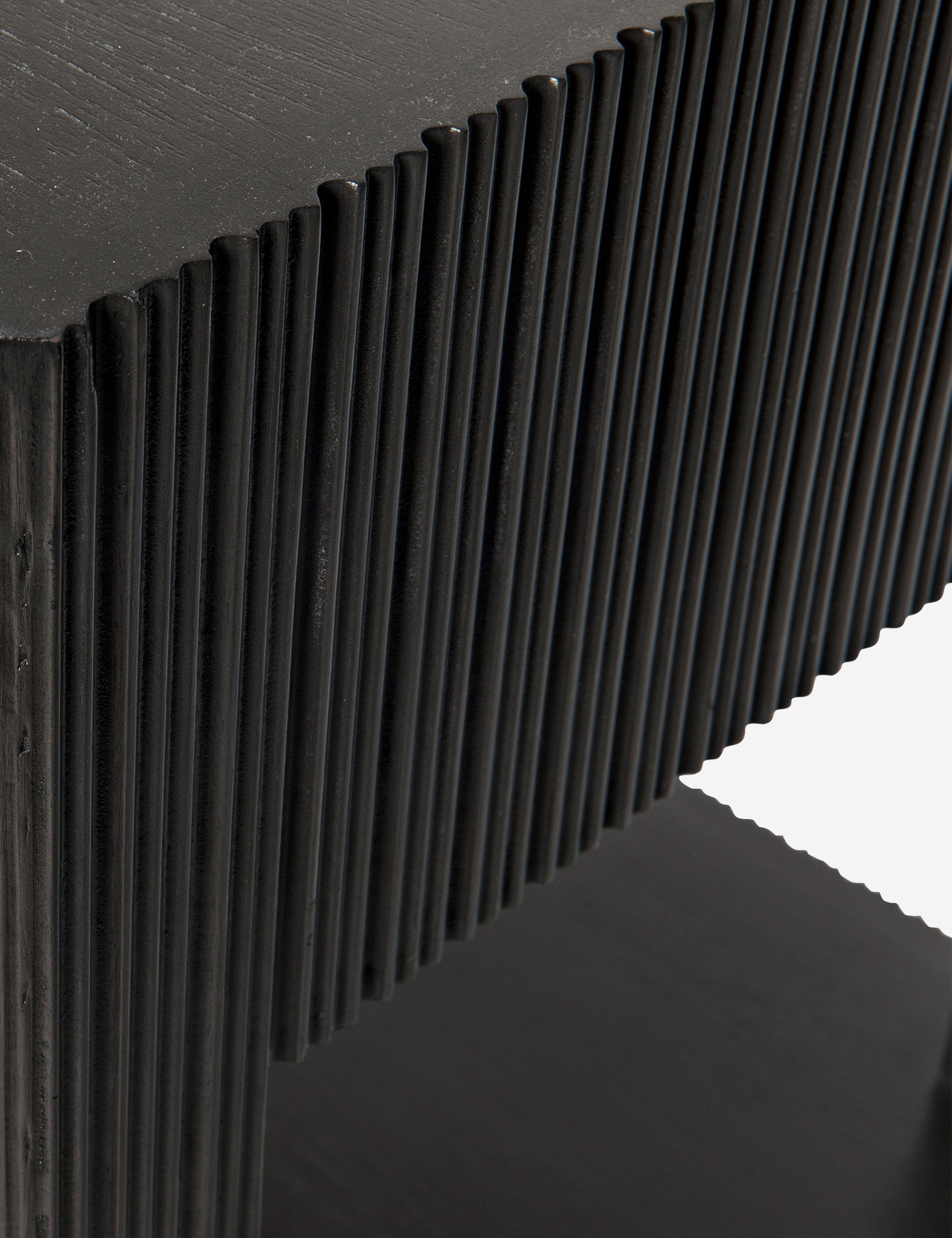 Lulu and Georgia - Bellinger Console