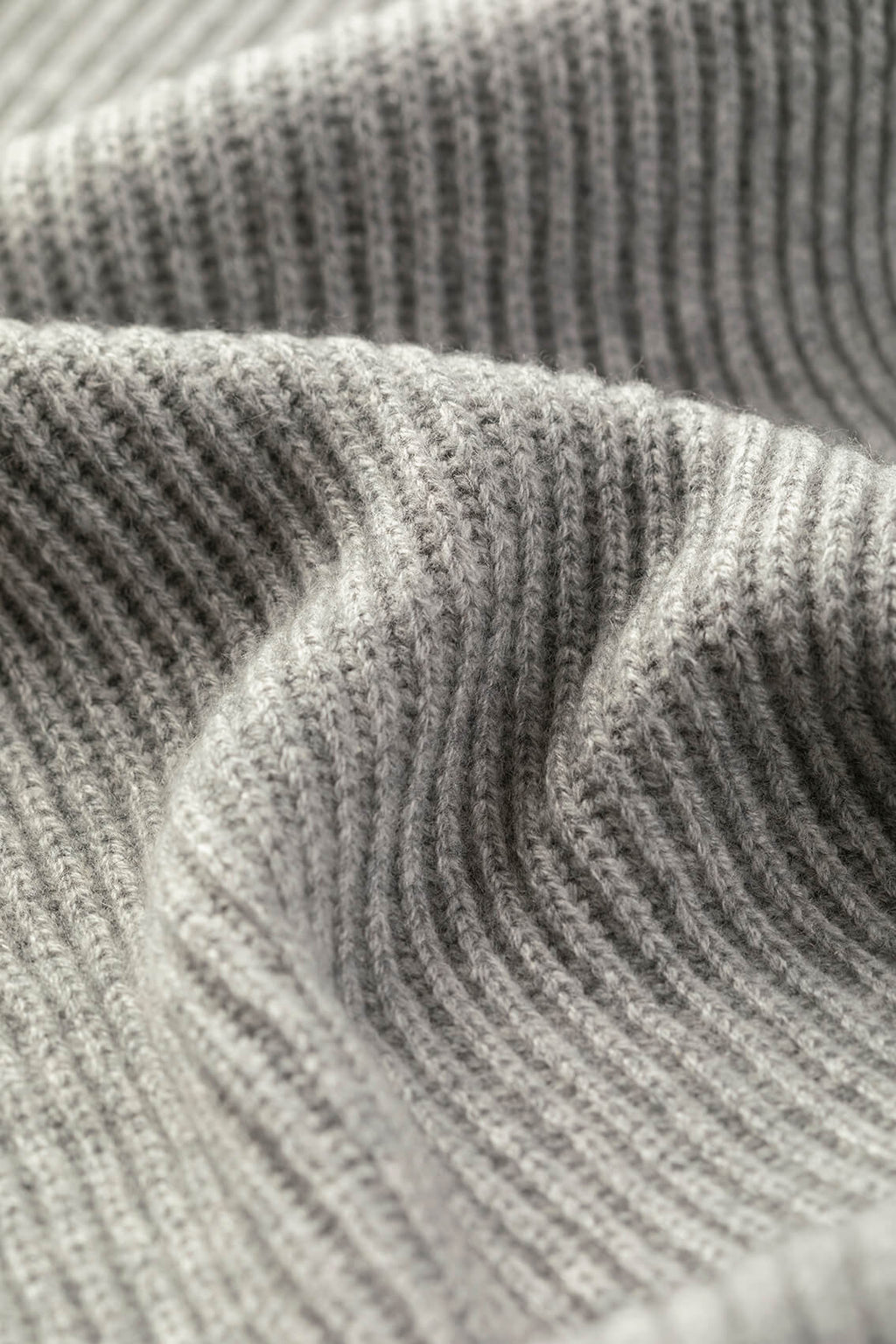 Johnstons of Elgin - Light Grey Cashmere Ribbed Scarf