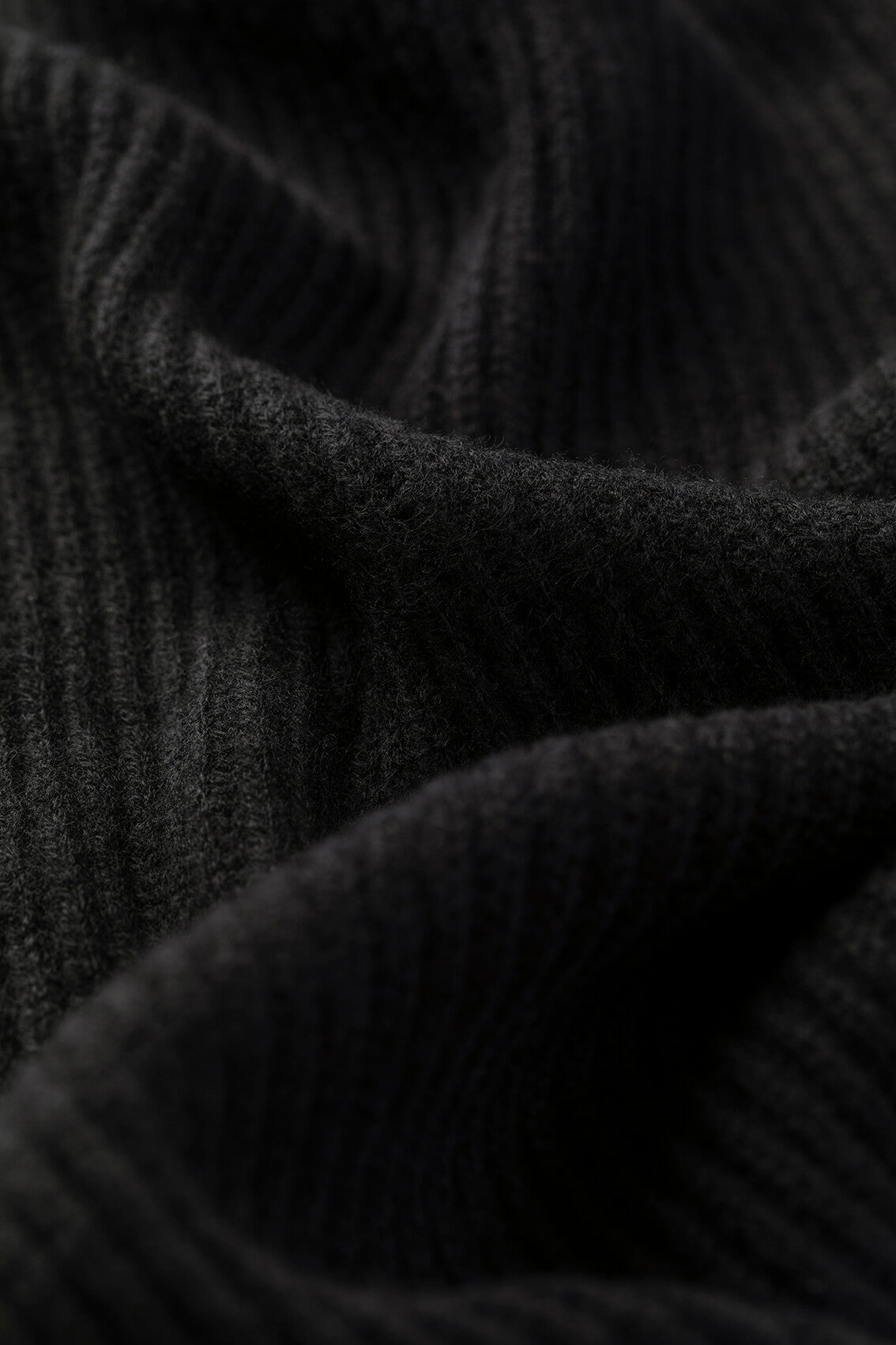 Johnstons of Elgin - Black Cashmere Ribbed Scarf