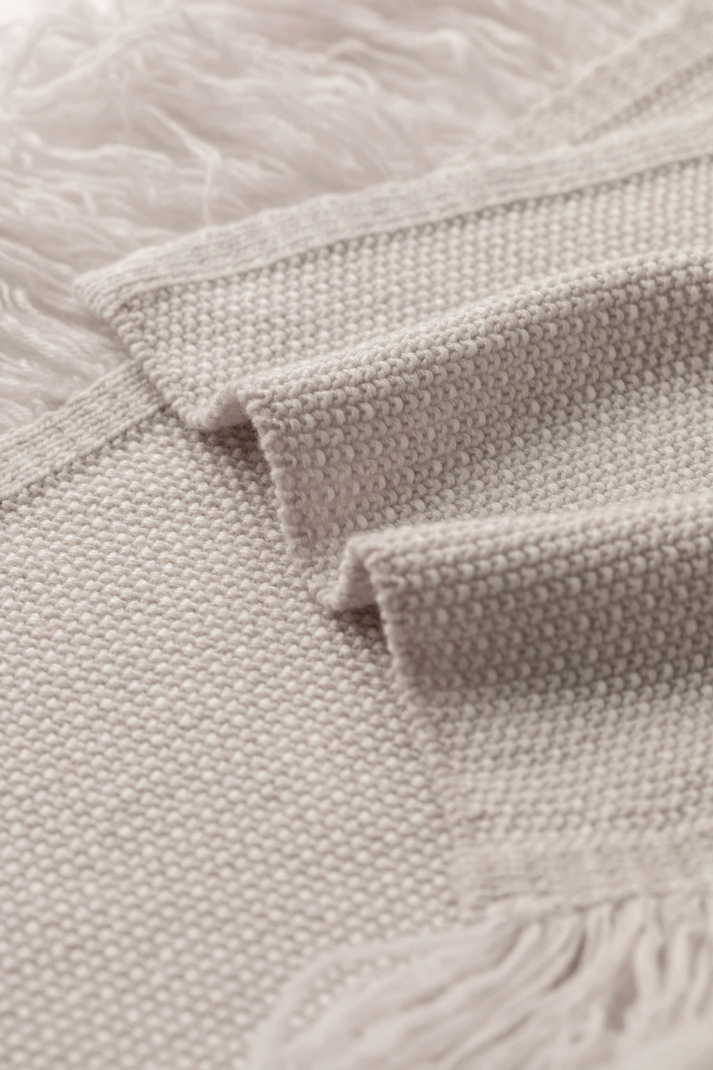 Johnstons of Elgin - Fringed Cashmere White Scarf