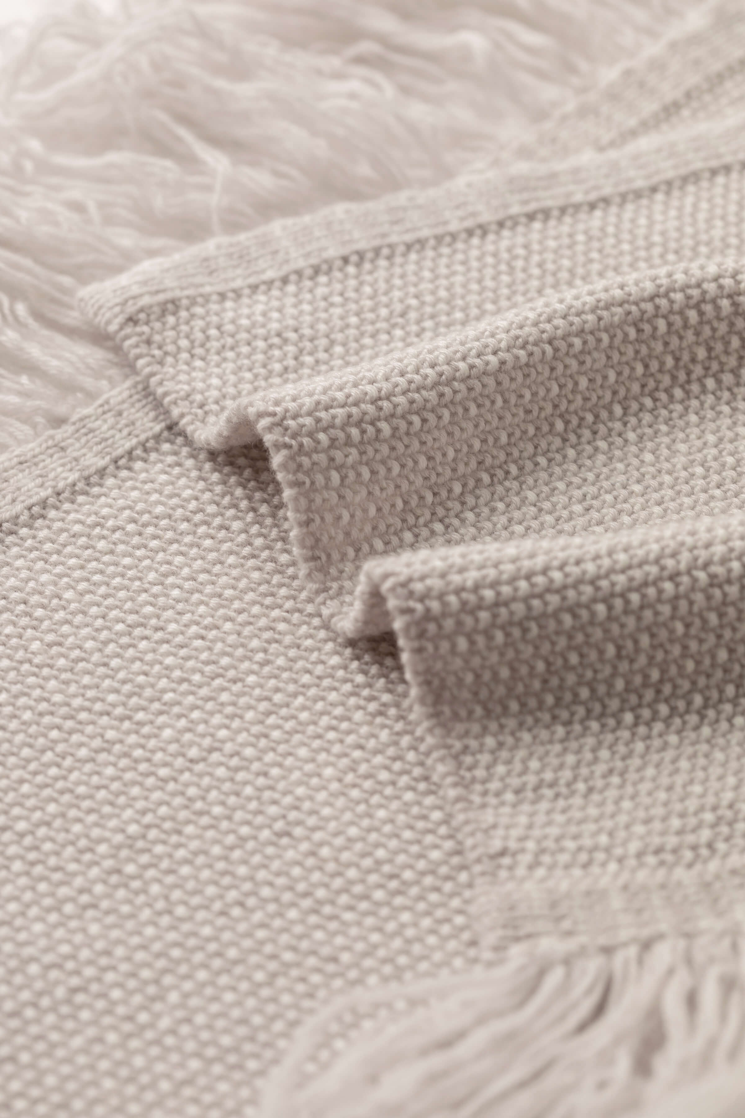 Johnstons of Elgin - Fringed Cashmere White Scarf