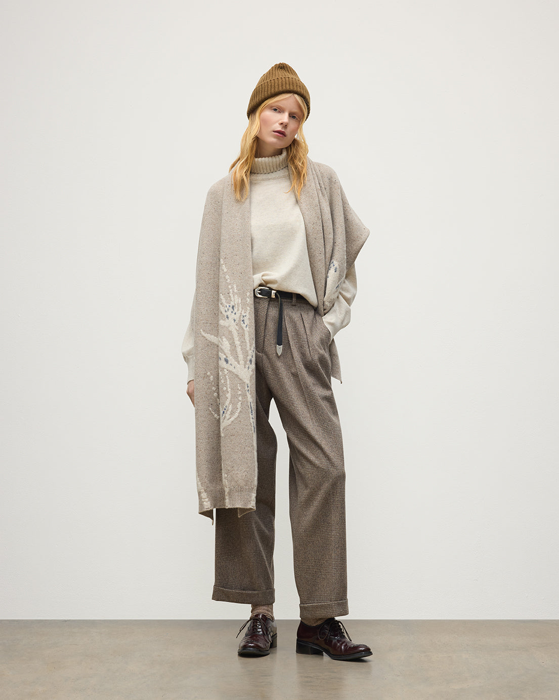 Johnstons of Elgin - Wild Thistle Intarsia Natural Cashmere Wrap