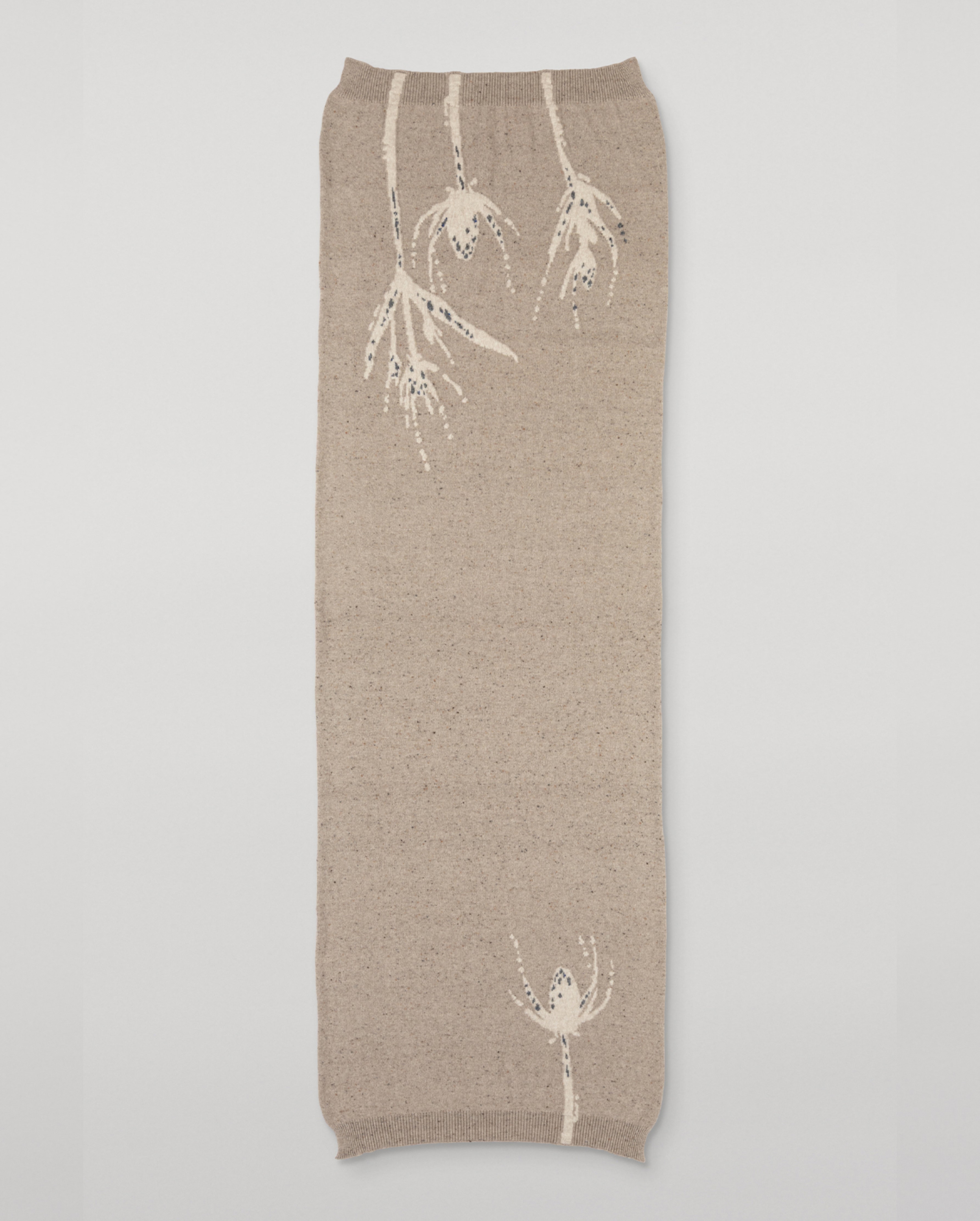 Johnstons of Elgin - Wild Thistle Intarsia Natural Cashmere Wrap