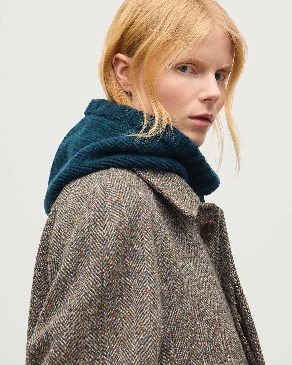 Johnstons of Elgin - Phoebe Luxe Bottle Green Cashmere Snood
