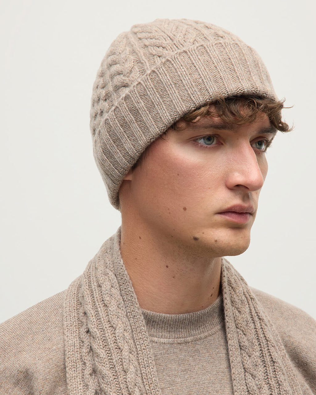 Johnstons of Elgin - Aran Cable Light Brown Cashmere Beanie