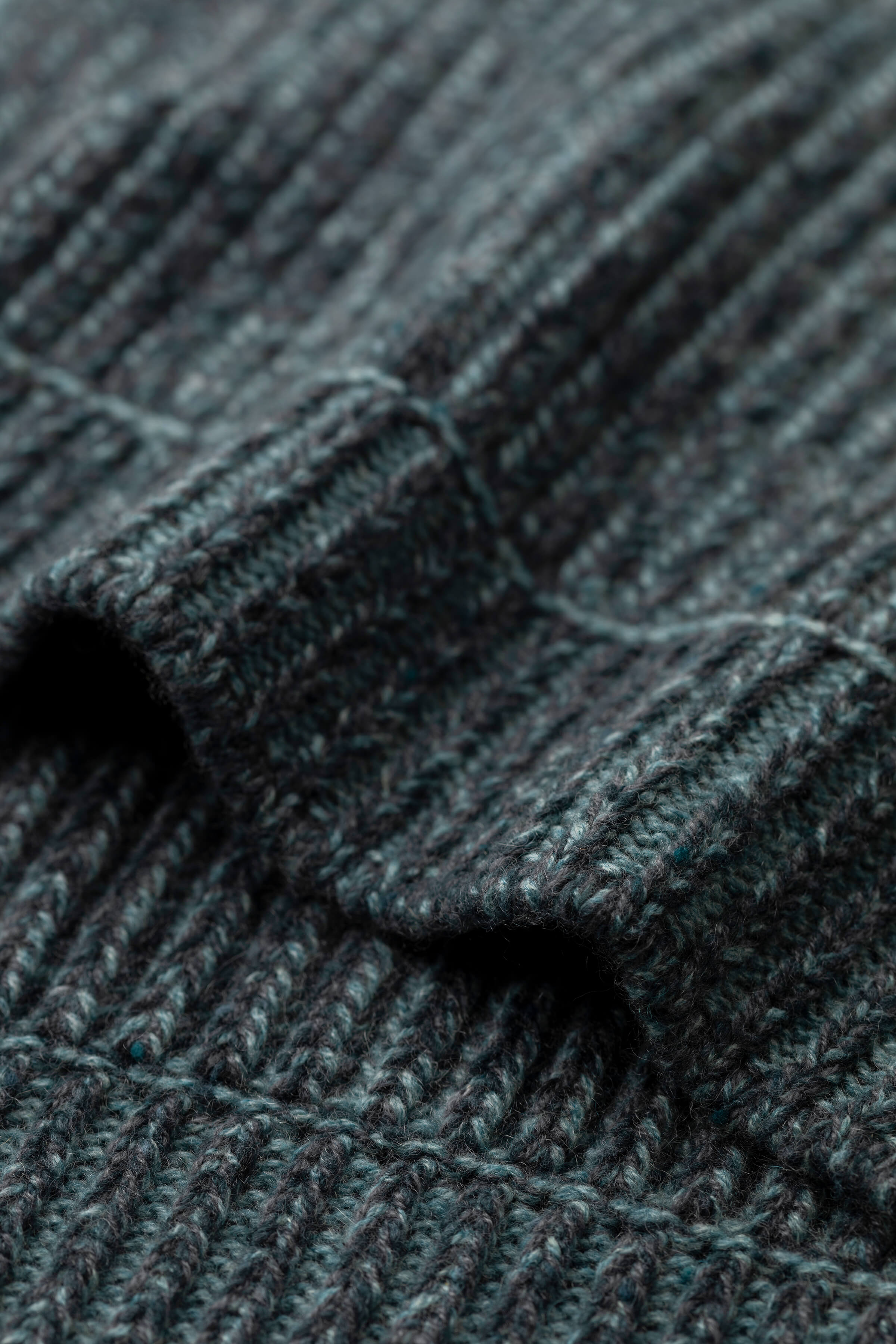 Johnstons of Elgin - Donegal Cashmere Blue Knitted Scarf