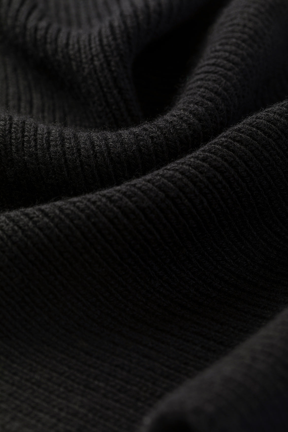 Johnstons of Elgin - Ribbed Black Cashmere Scarf