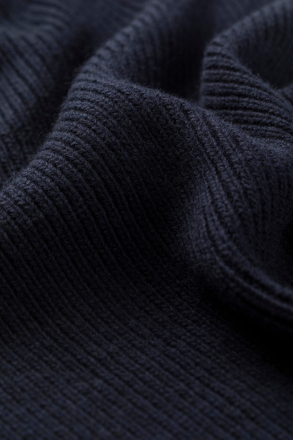 Johnstons of Elgin - Ribbed Dark Navy Cashmere Scarf