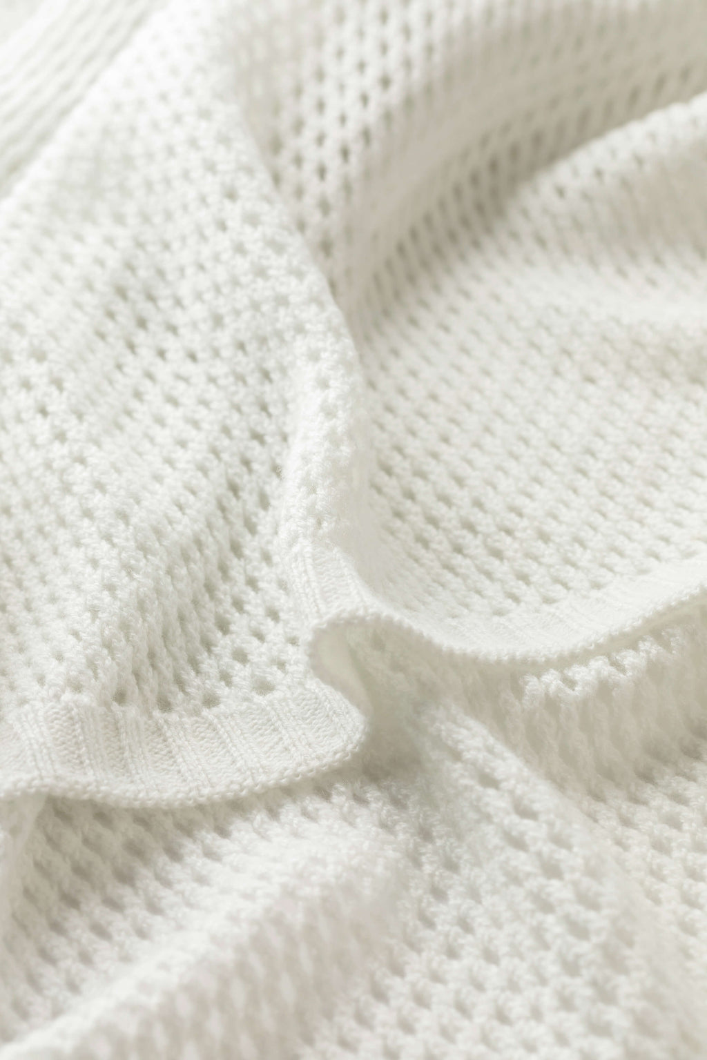 Johnstons of Elgin - Crochet White Cashmere Stole