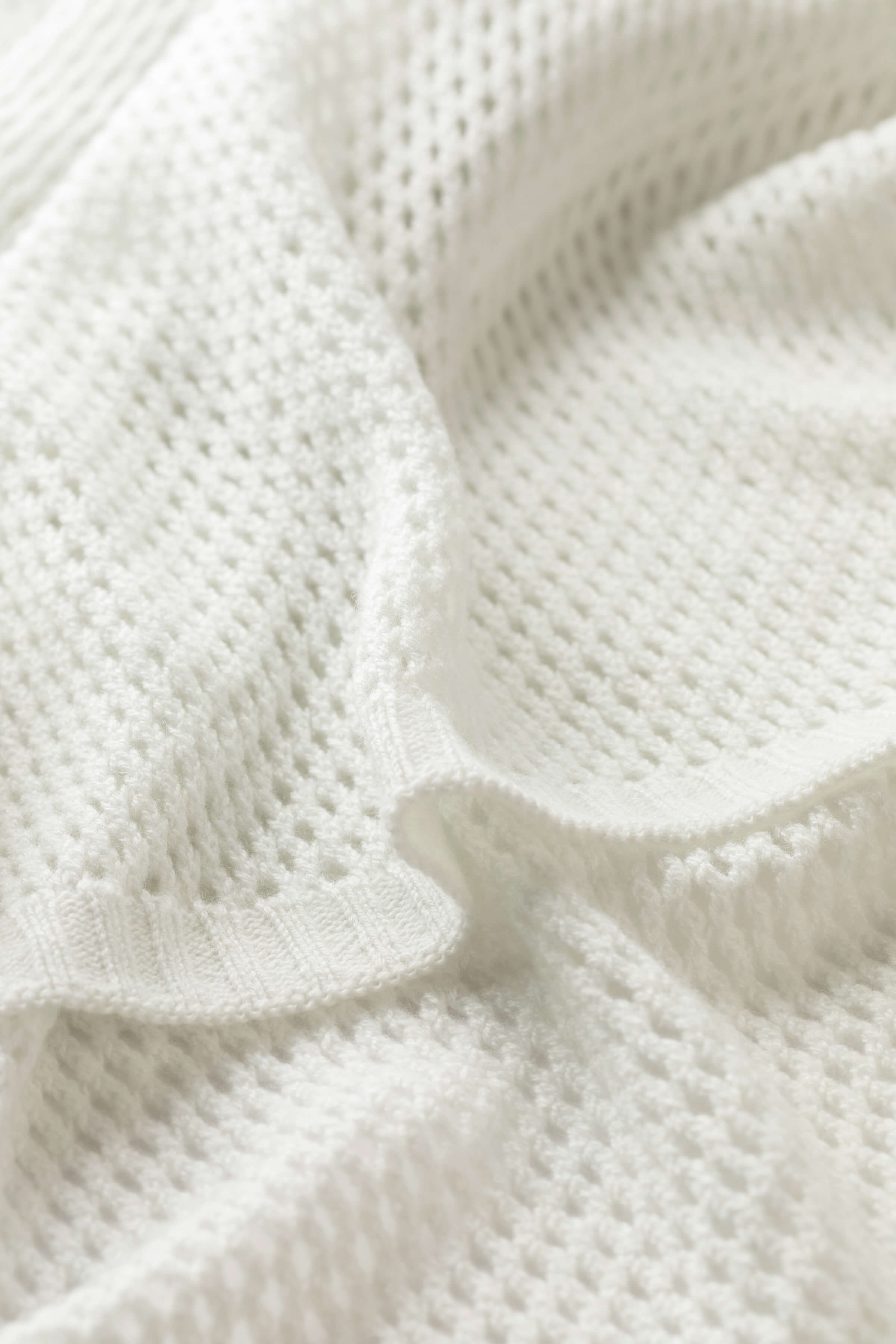 Johnstons of Elgin - Crochet White Cashmere Stole
