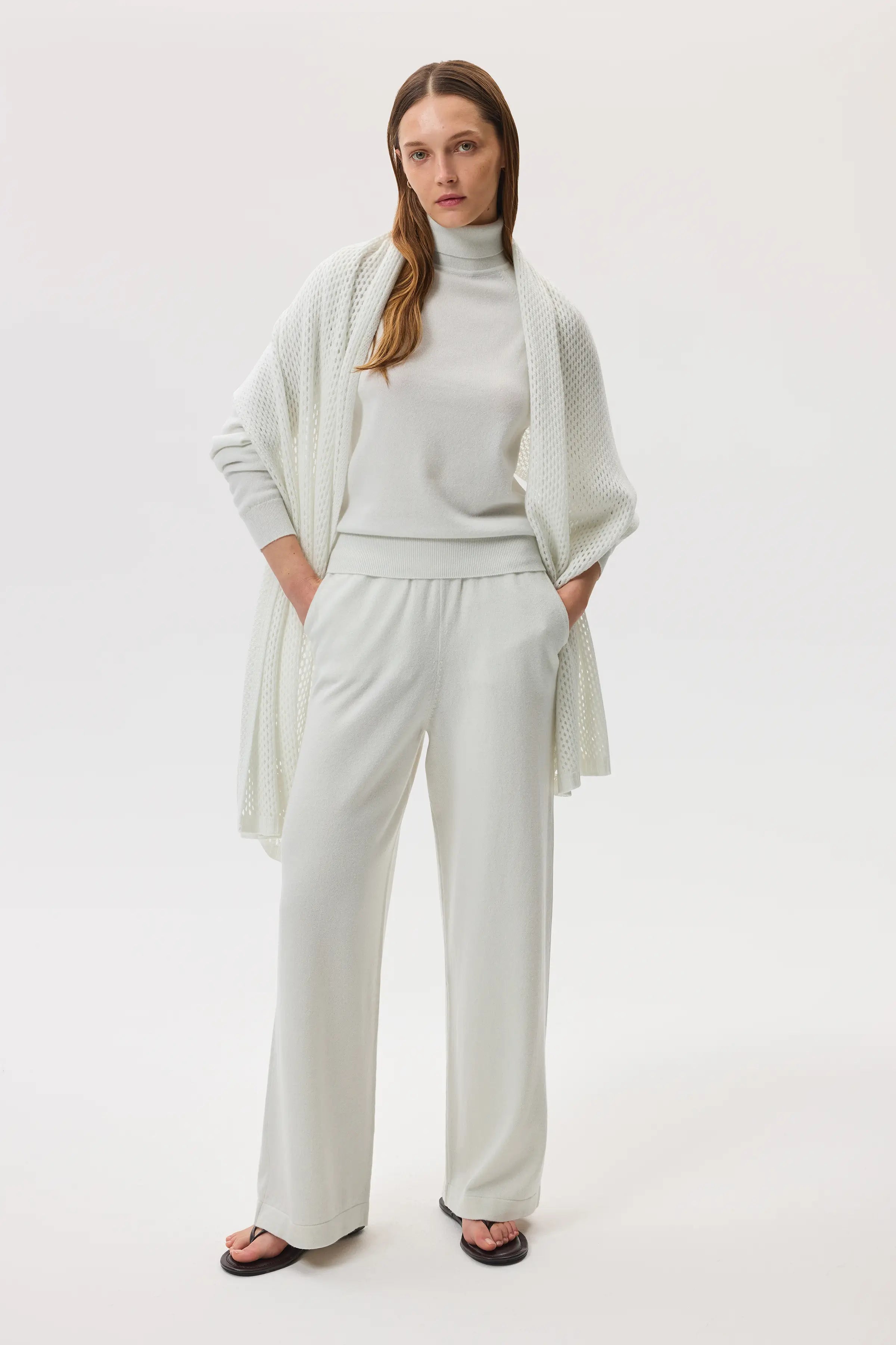 Johnstons of Elgin - Crochet White Cashmere Stole