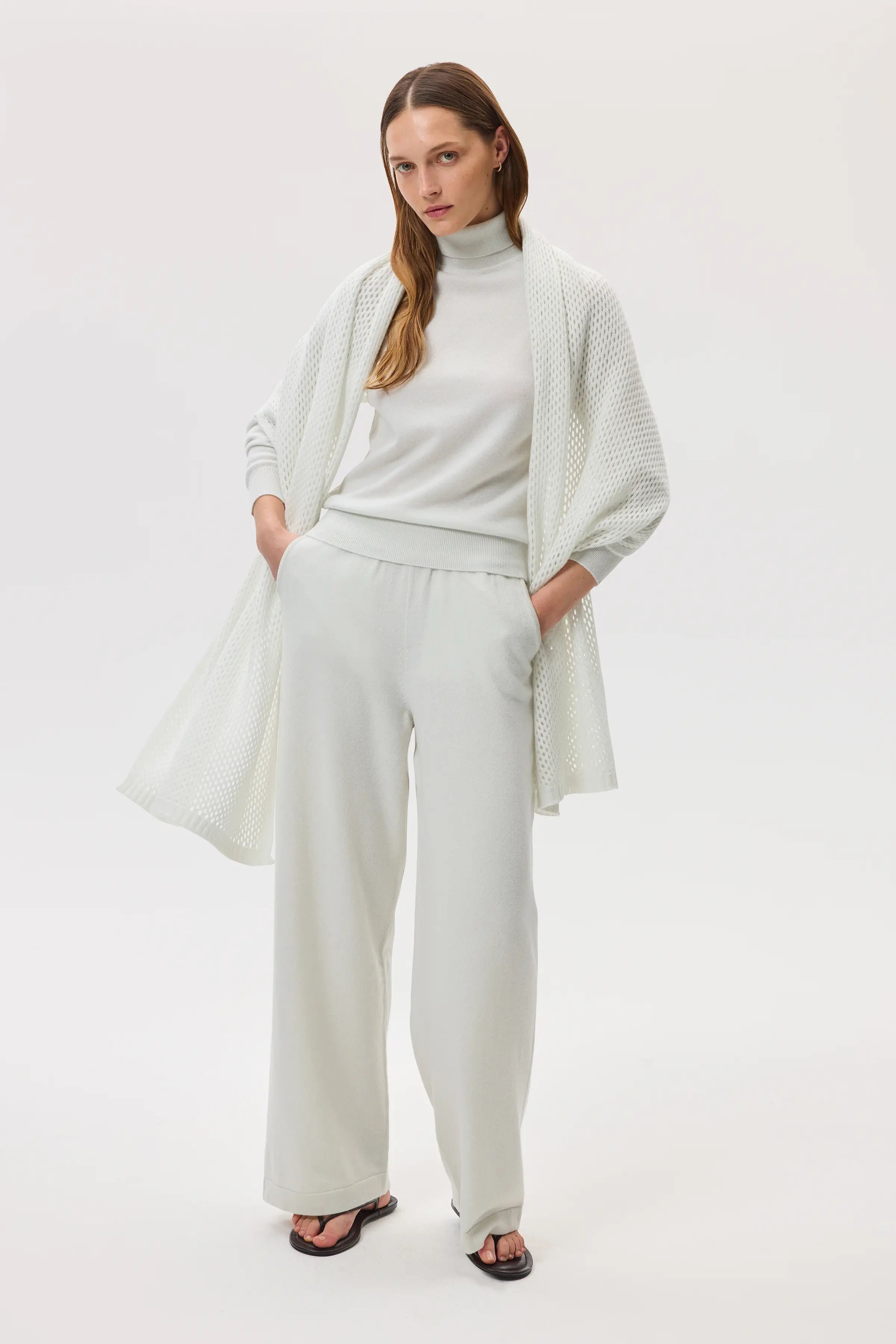 Johnstons of Elgin - Crochet White Cashmere Stole