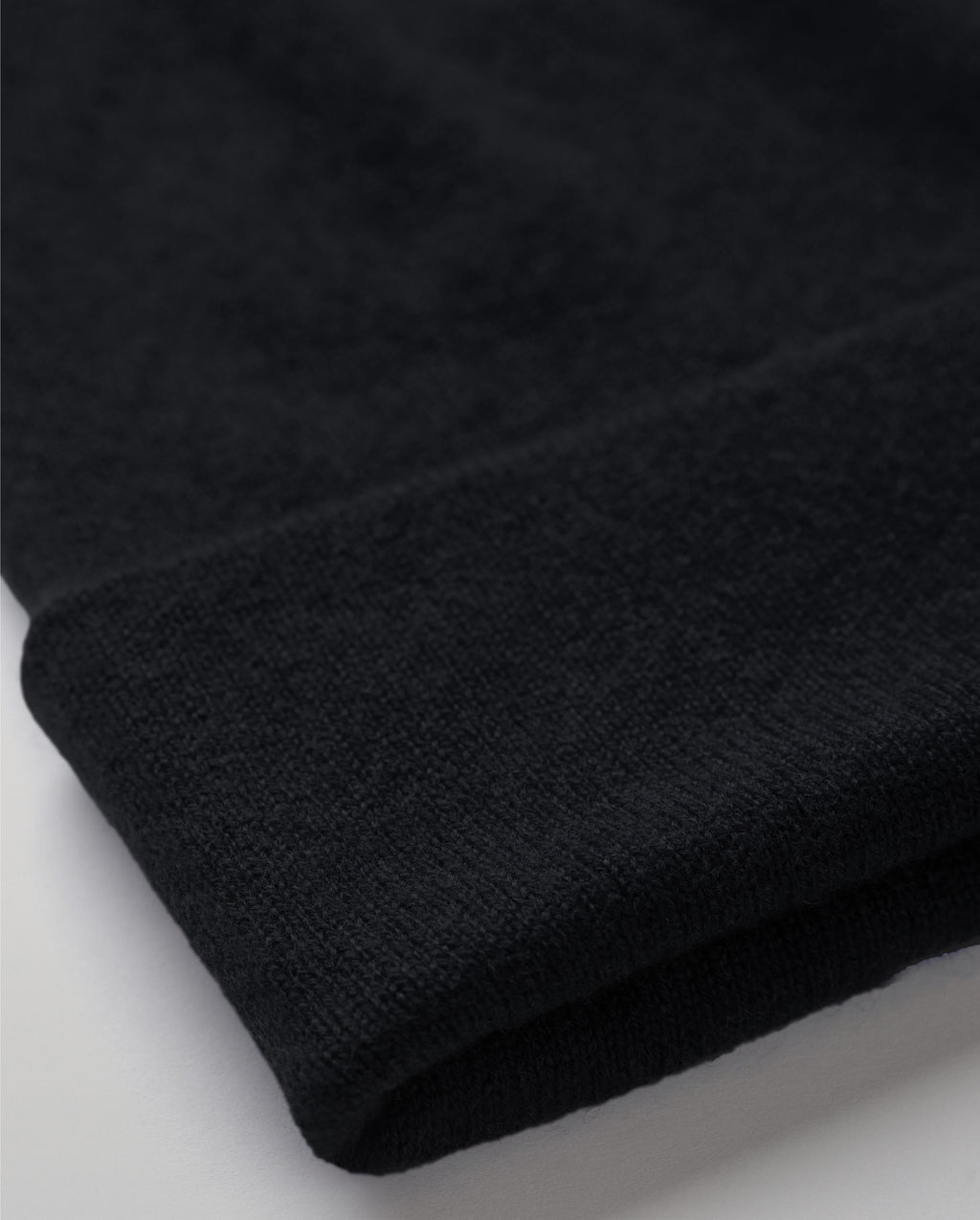 Johnstons of Elgin - Braemar Black Cashmere Beanie