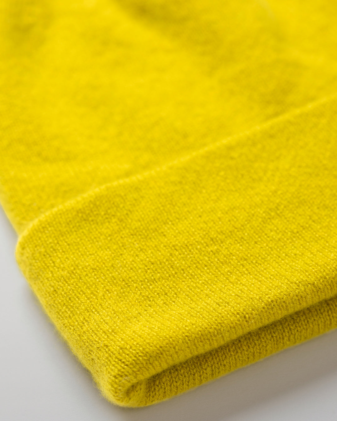Johnstons of Elgin - Braemar Yellow Cashmere Beanie