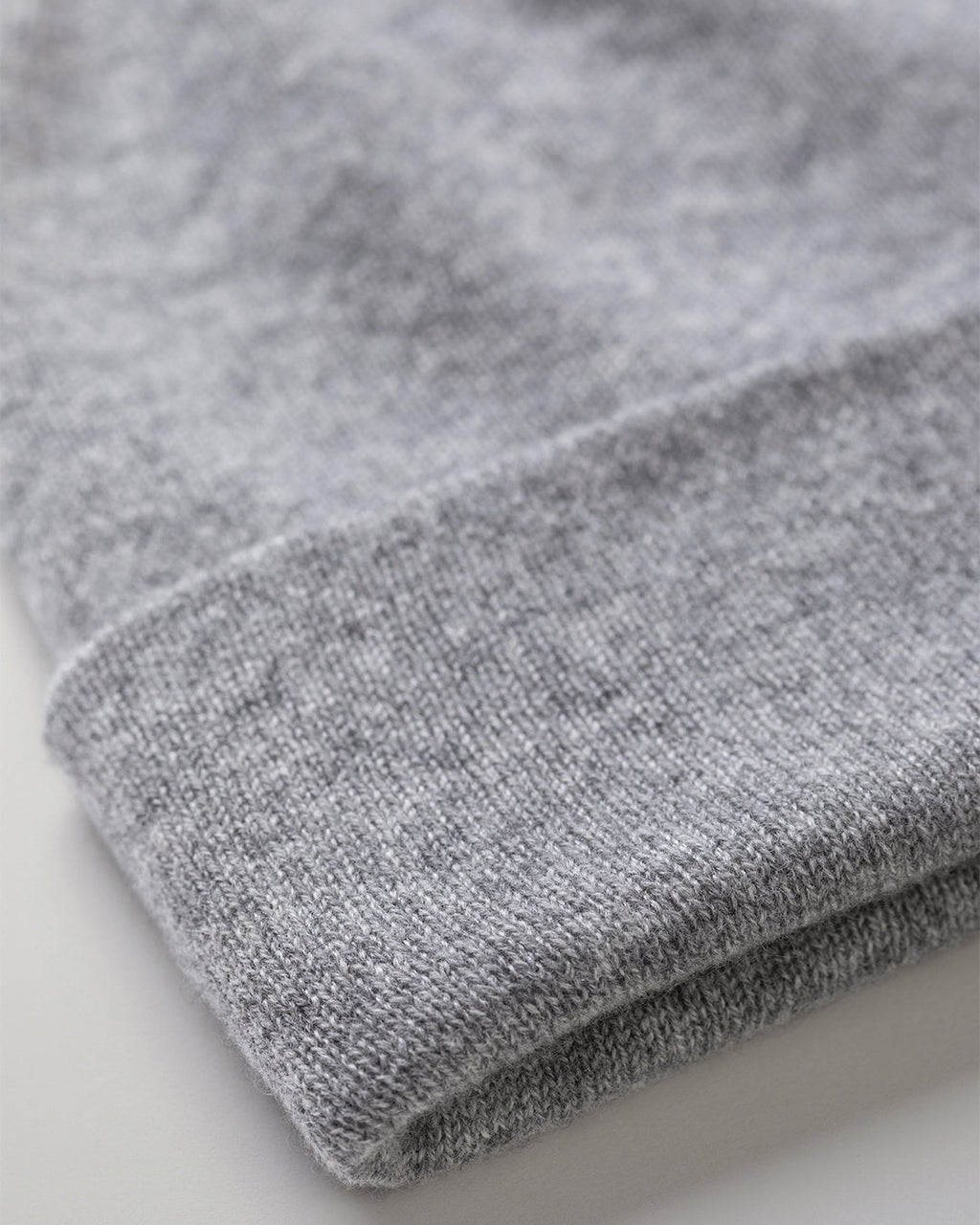 Johnstons of Elgin - Braemar Grey Cashmere Beanie