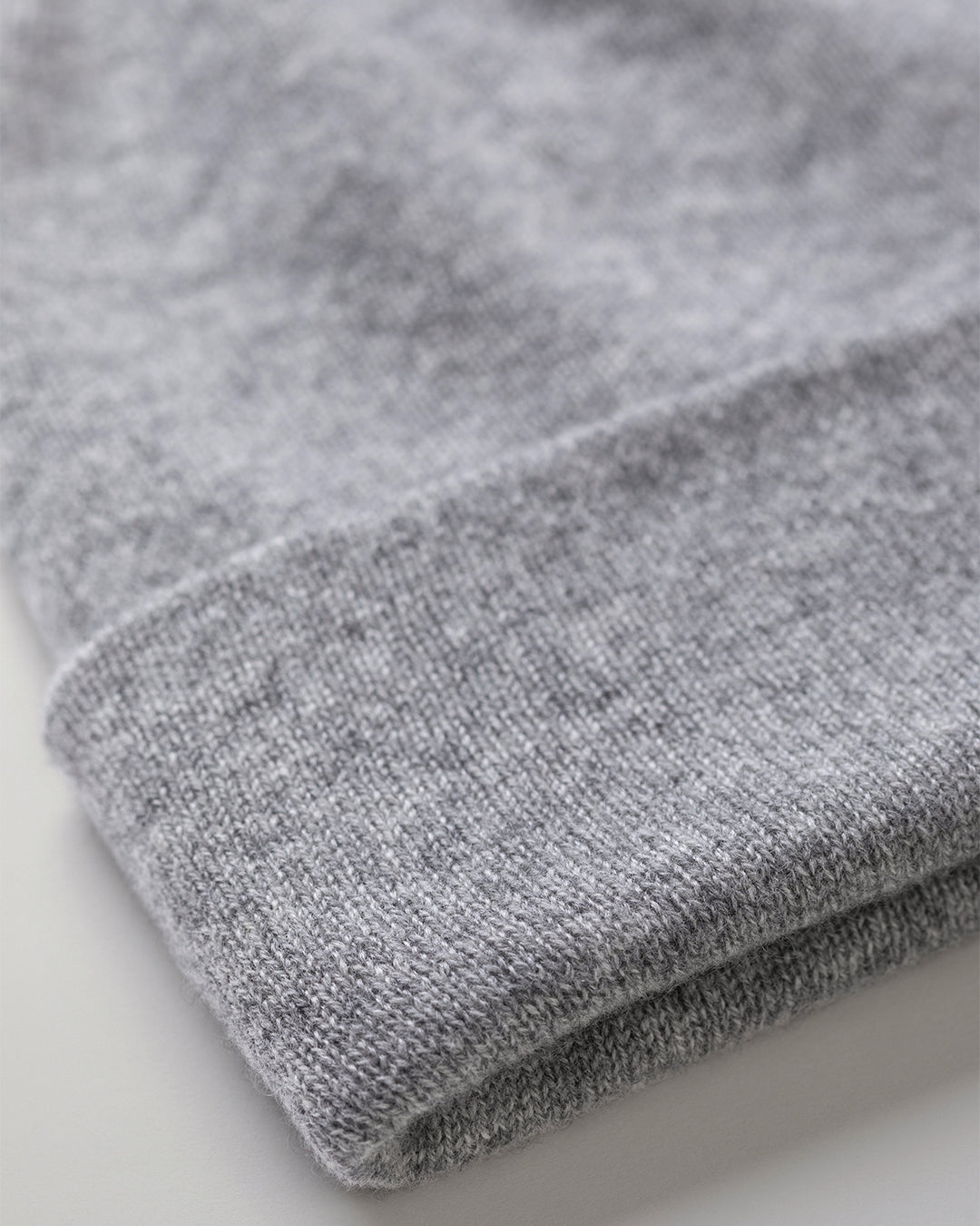 Johnstons of Elgin - Braemar Grey Cashmere Beanie