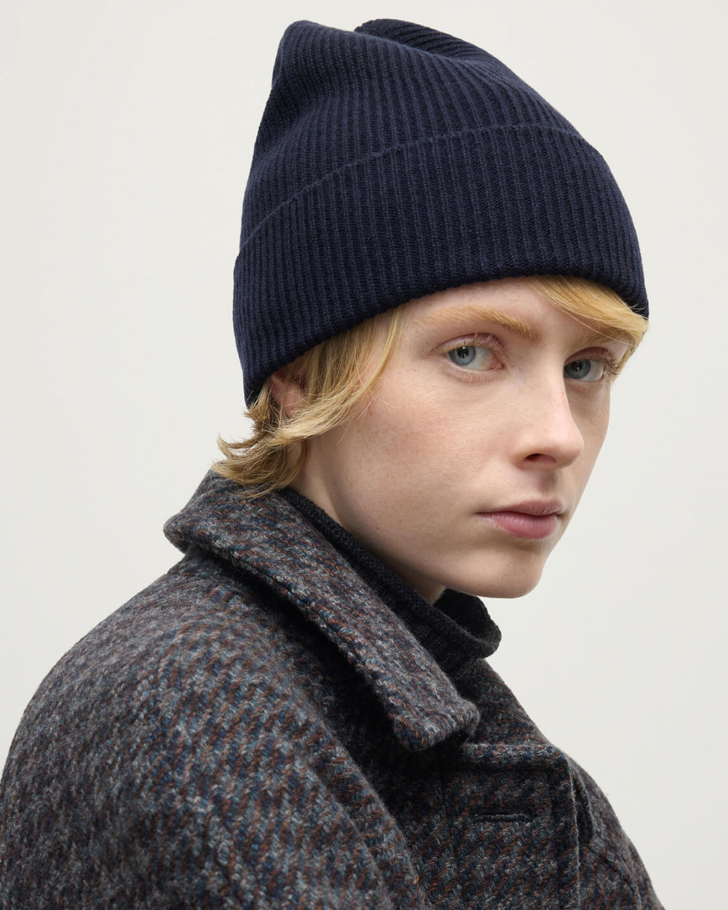 Johnstons of Elgin - Slouchy Dark Navy Cashmere Beanie