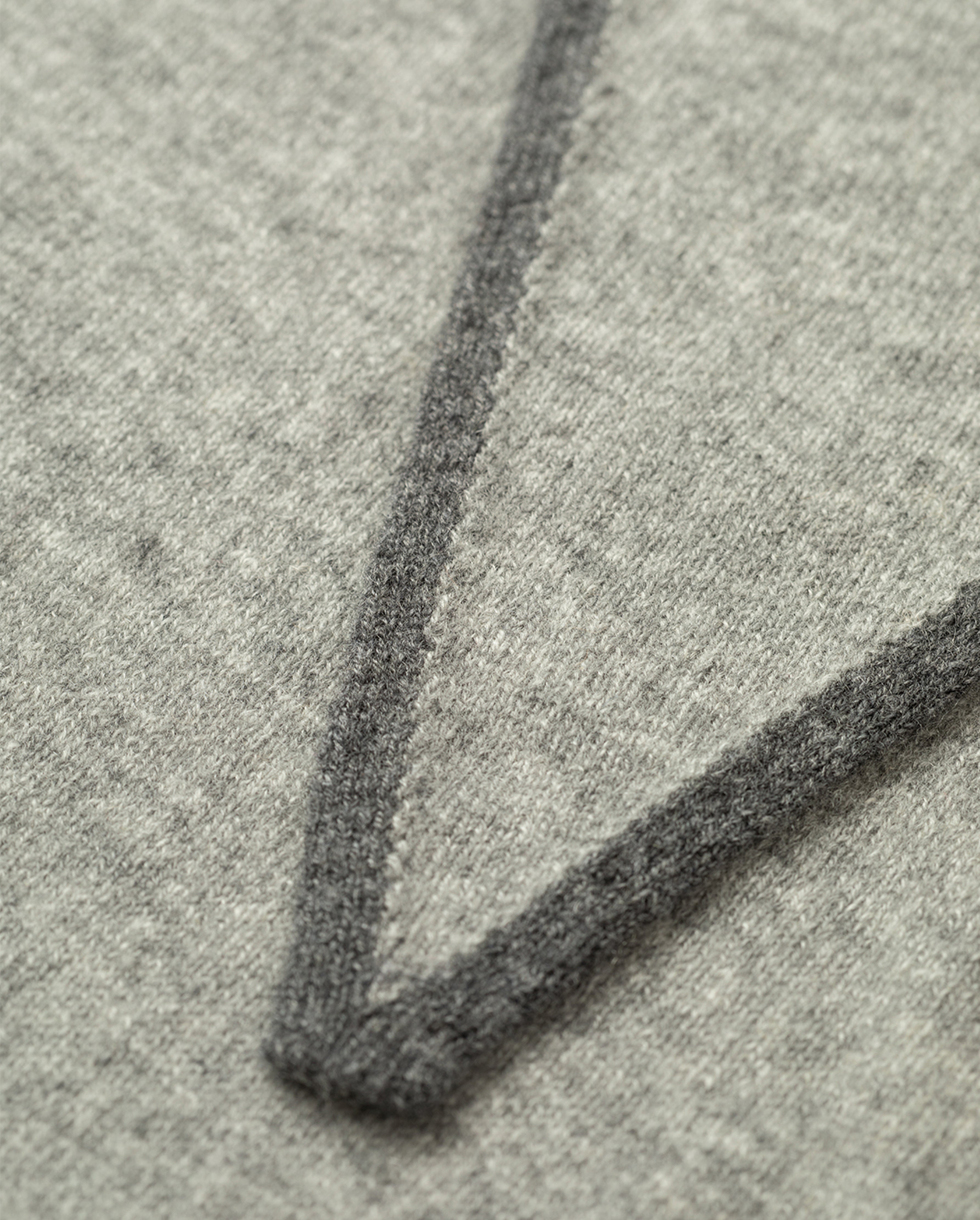 Johnstons of Elgin - Ethel Grey Cashmere Diamond Scarf