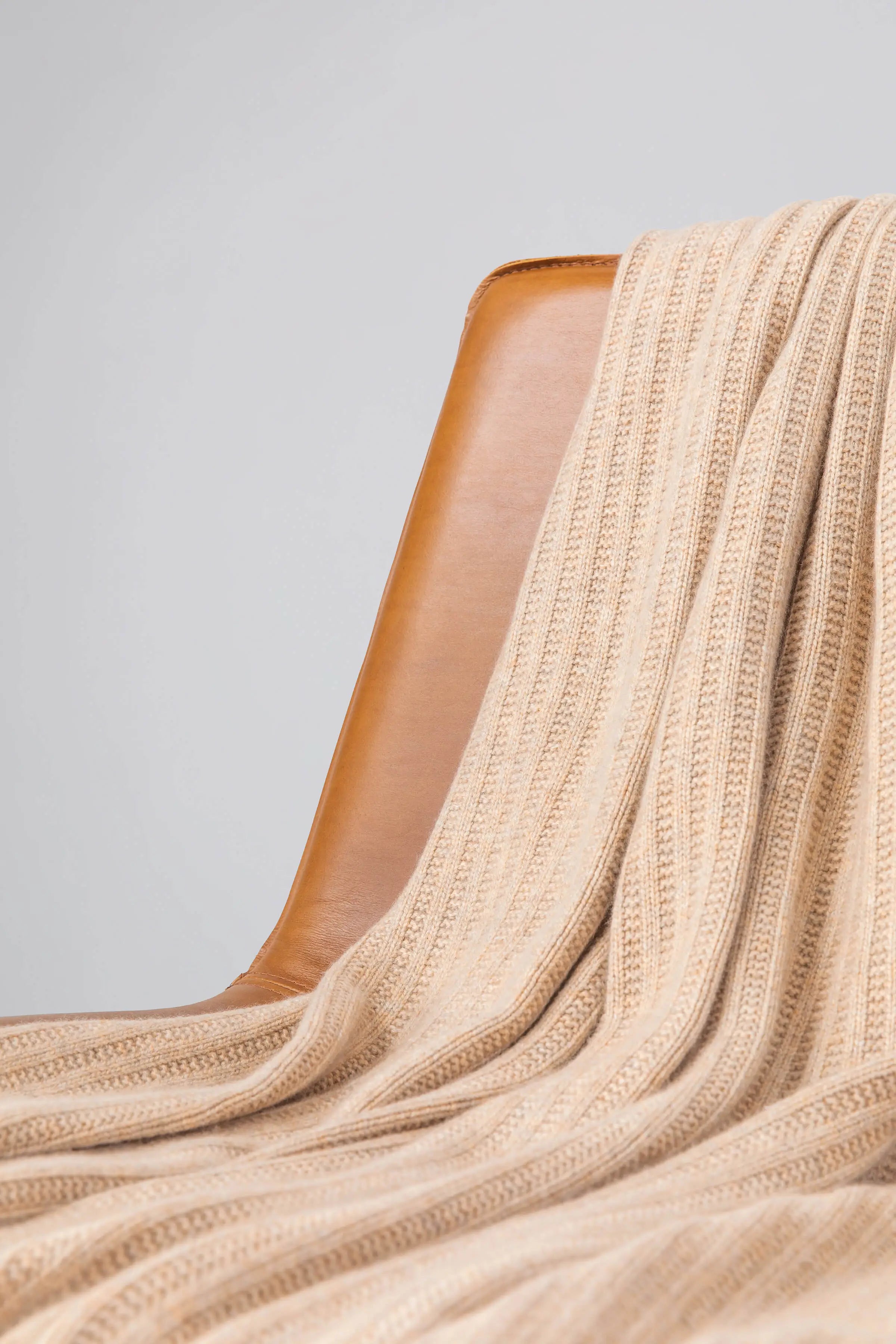 Johnstons of Elgin - Texture Knitted Cashmere Throw in Oatmeal