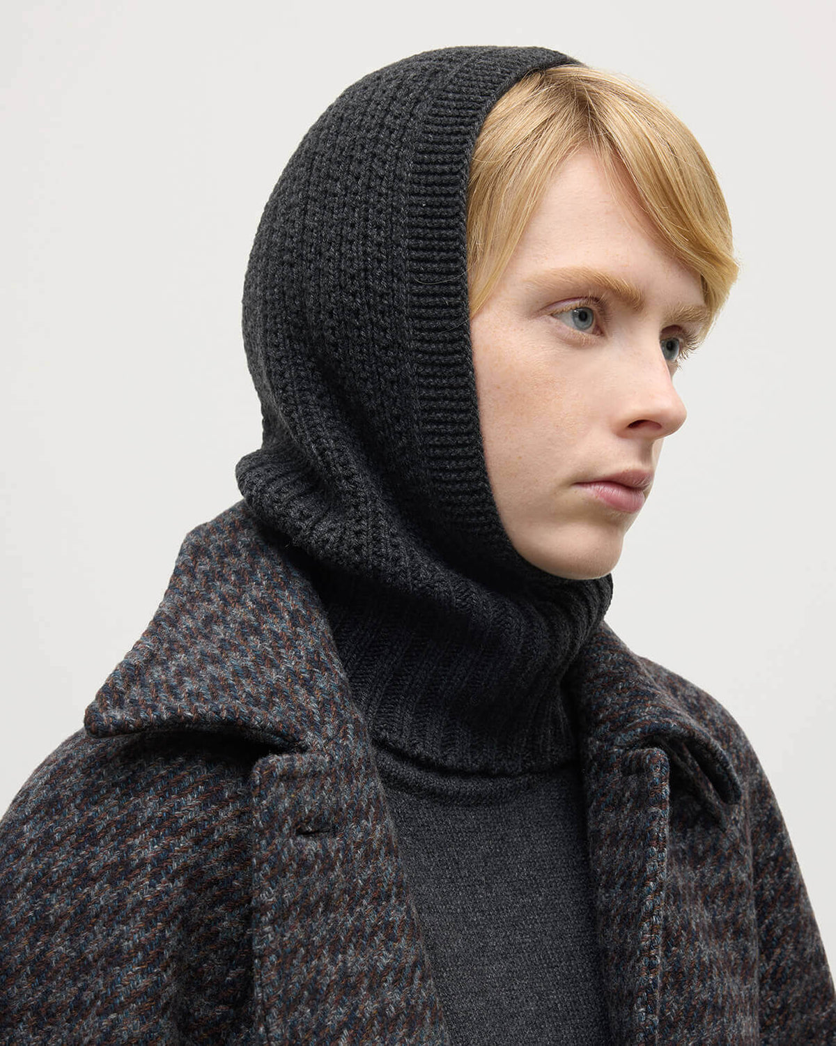 Johnstons of Elgin - Waffle Stitch Charcoal Cashmere Hood