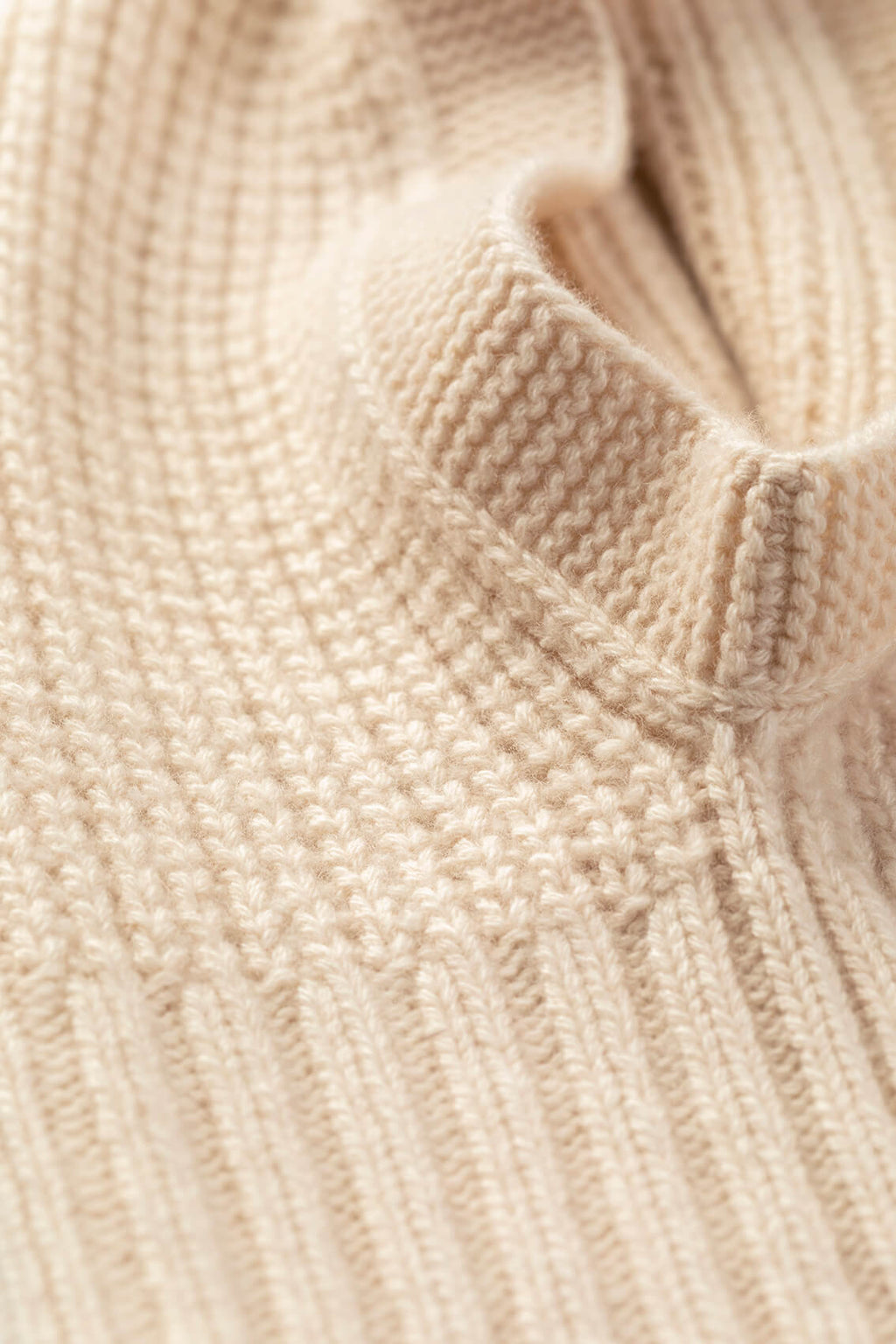 Johnstons of Elgin - Waffle Stitch Cream Cashmere Hood