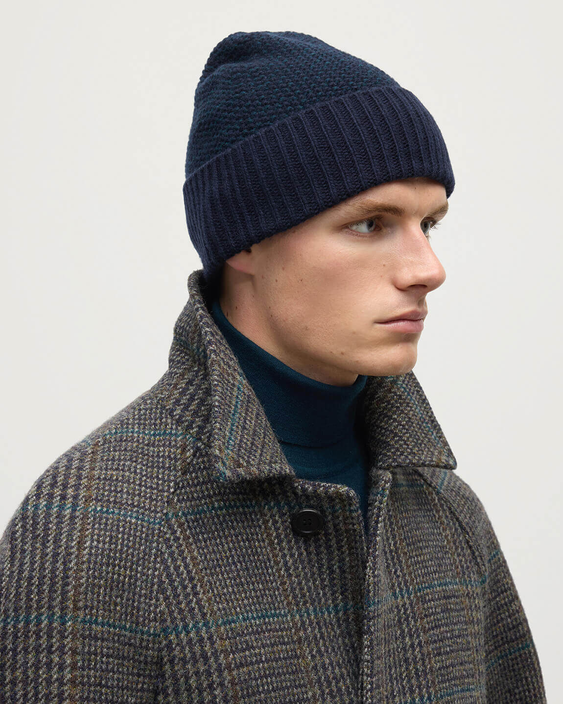 Johnstons of Elgin - Seed Stitch Cashmere Navy Beanie