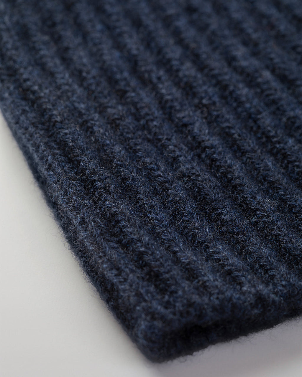 Johnstons of Elgin - Lovat Navy Cashmere Hat