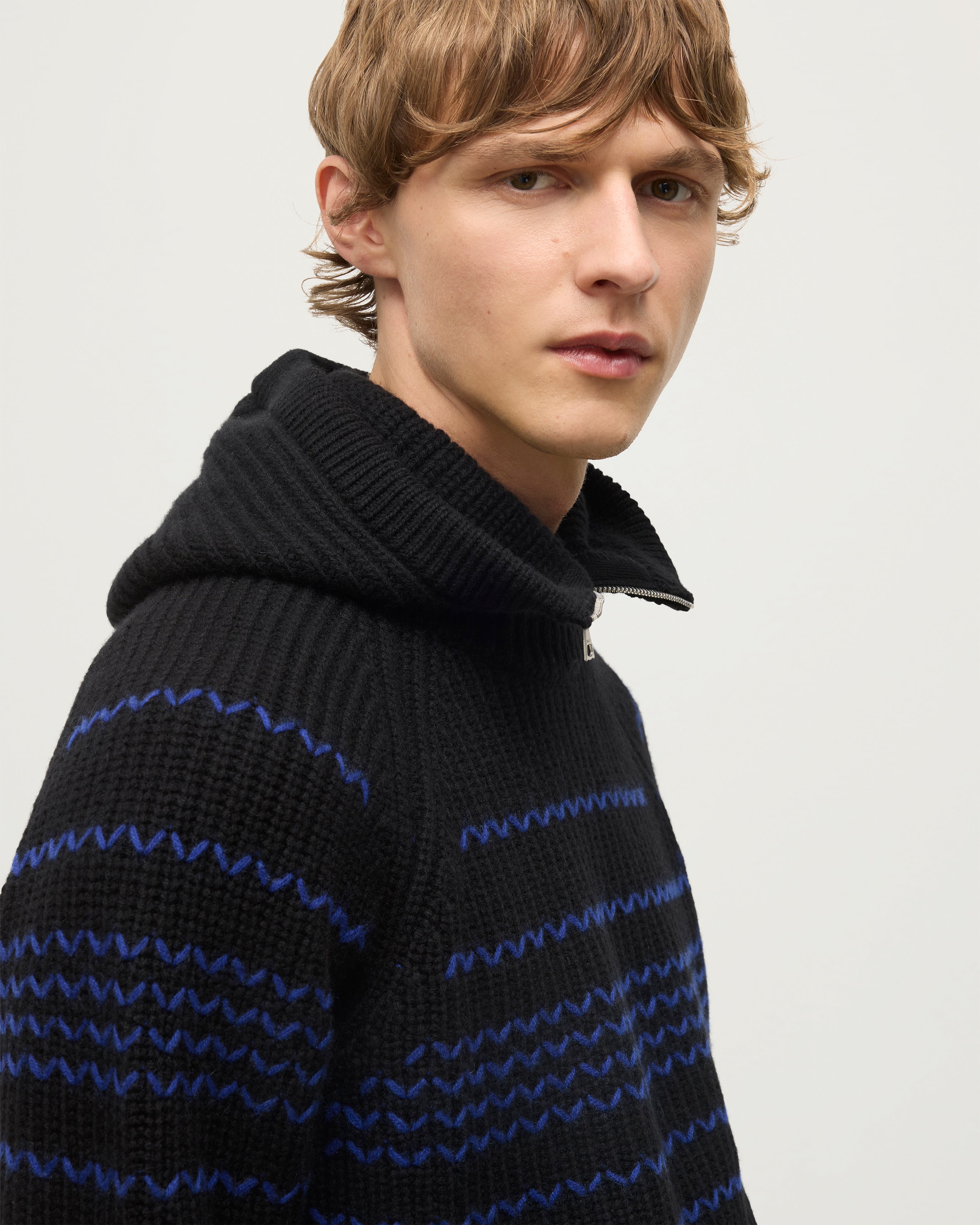 Johnstons of Elgin - Nevis Black Cashmere Hood